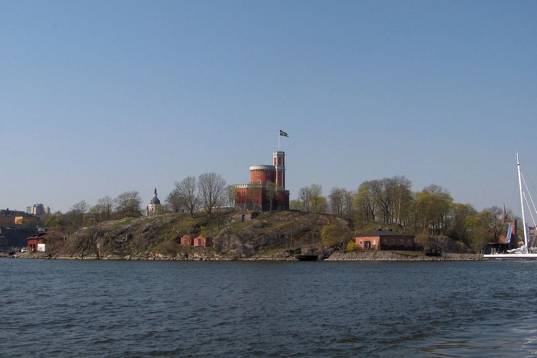 Photo showing: The citadel at Kastellholmen seen from Djurgårdsfärjan in Stockholm. Photographed by me spring 2008.