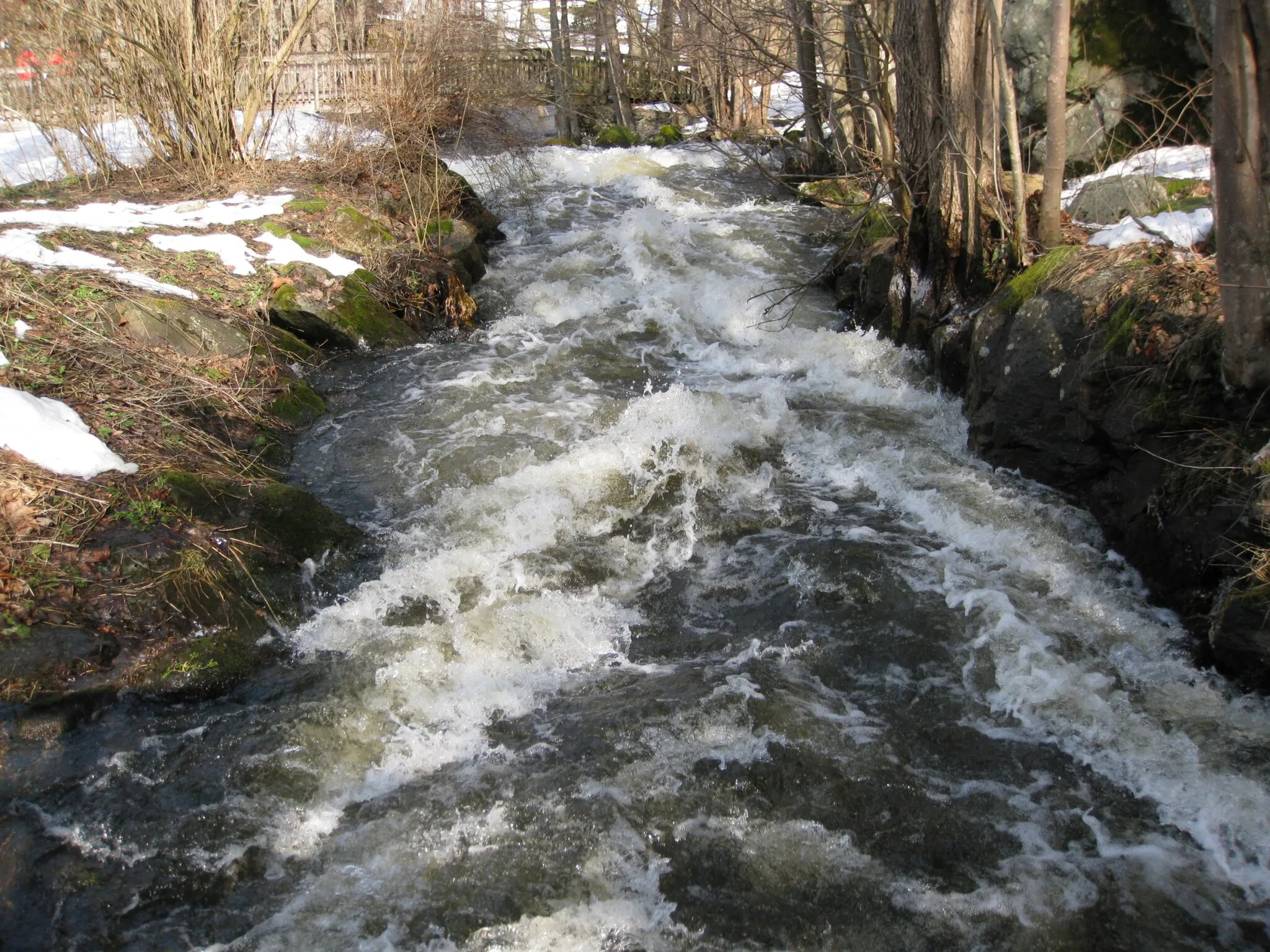 Photo showing: Nyfors, Tyresö, southeast Stockholm. The main stream just downstream from the floodgate.