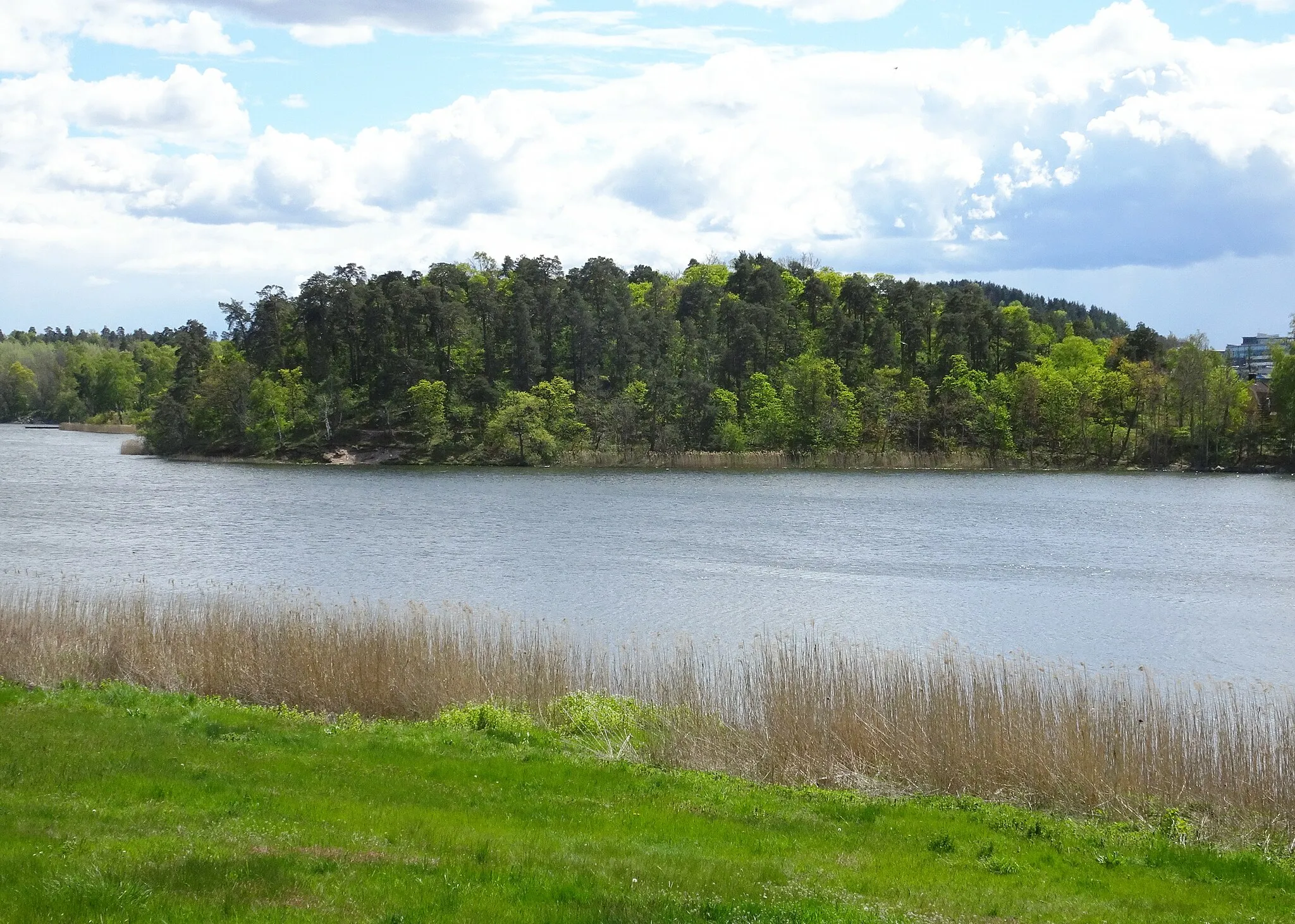 Photo showing: Lings Kulle sedd över Brunnsviken