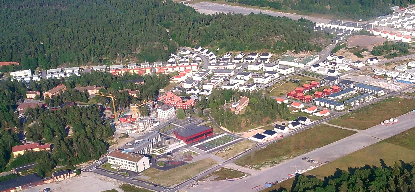 Photo showing: Aerial photo of Riksten, taken from a helicopter.