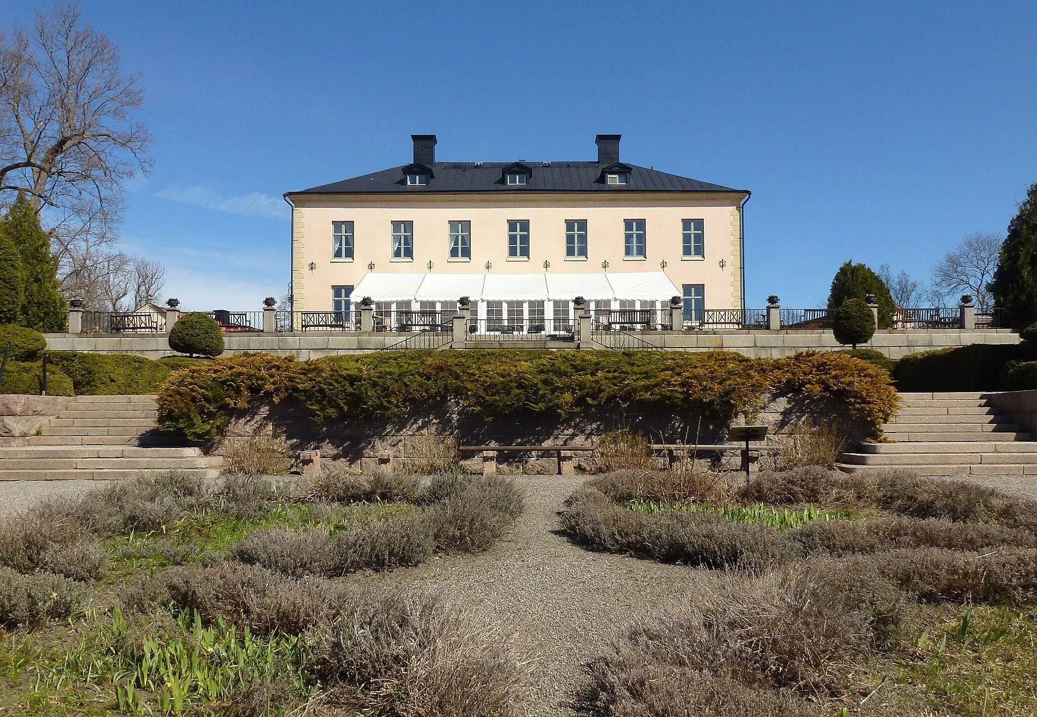Photo showing: Hässelby slott, vy från syd