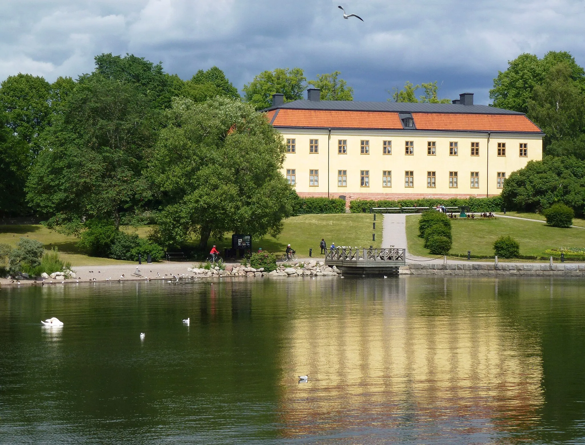 Photo showing: Edsbergs slott sydsida