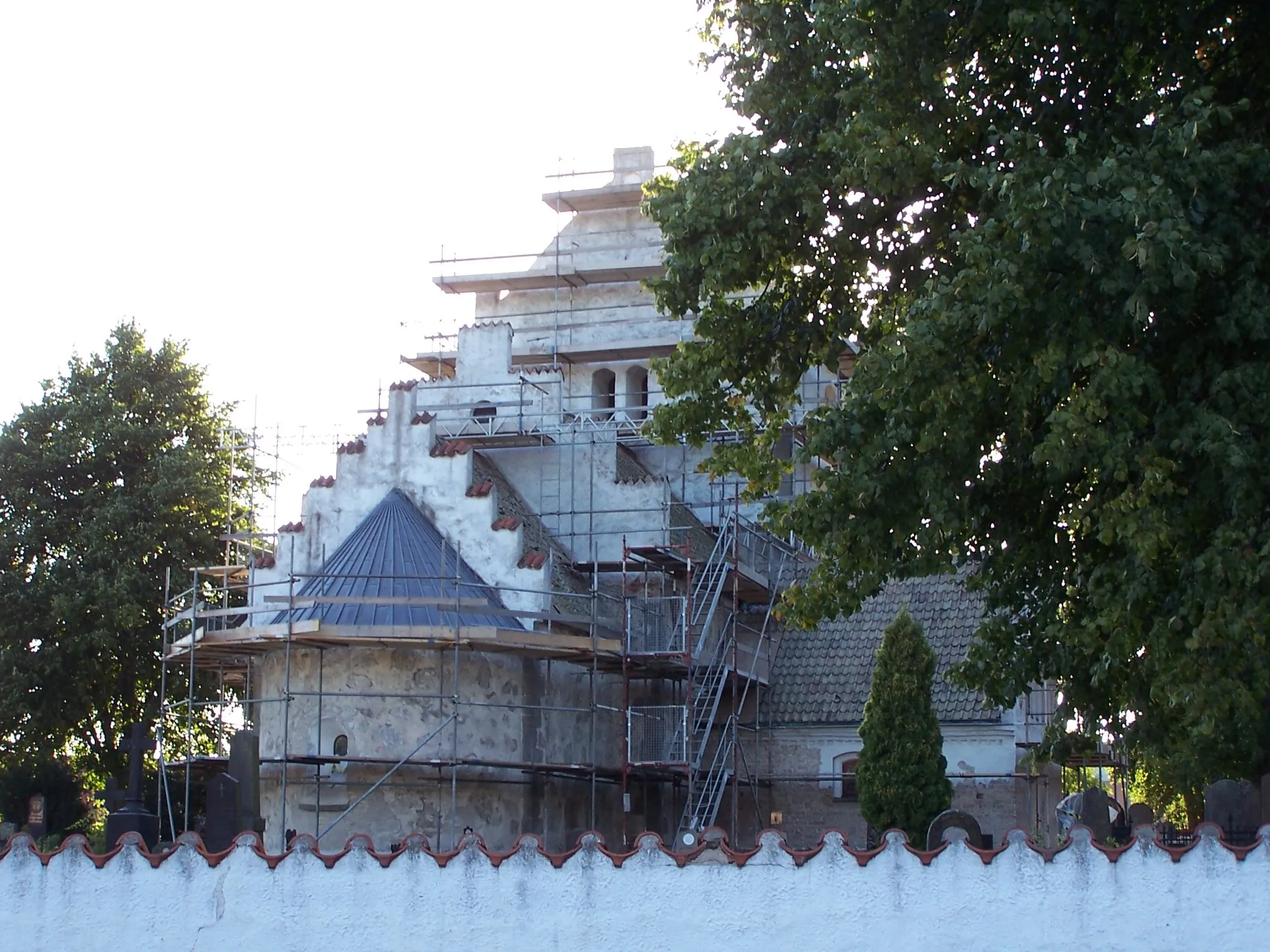 Photo showing: Kävlinge gamla kyrka - Exterior during restoration.