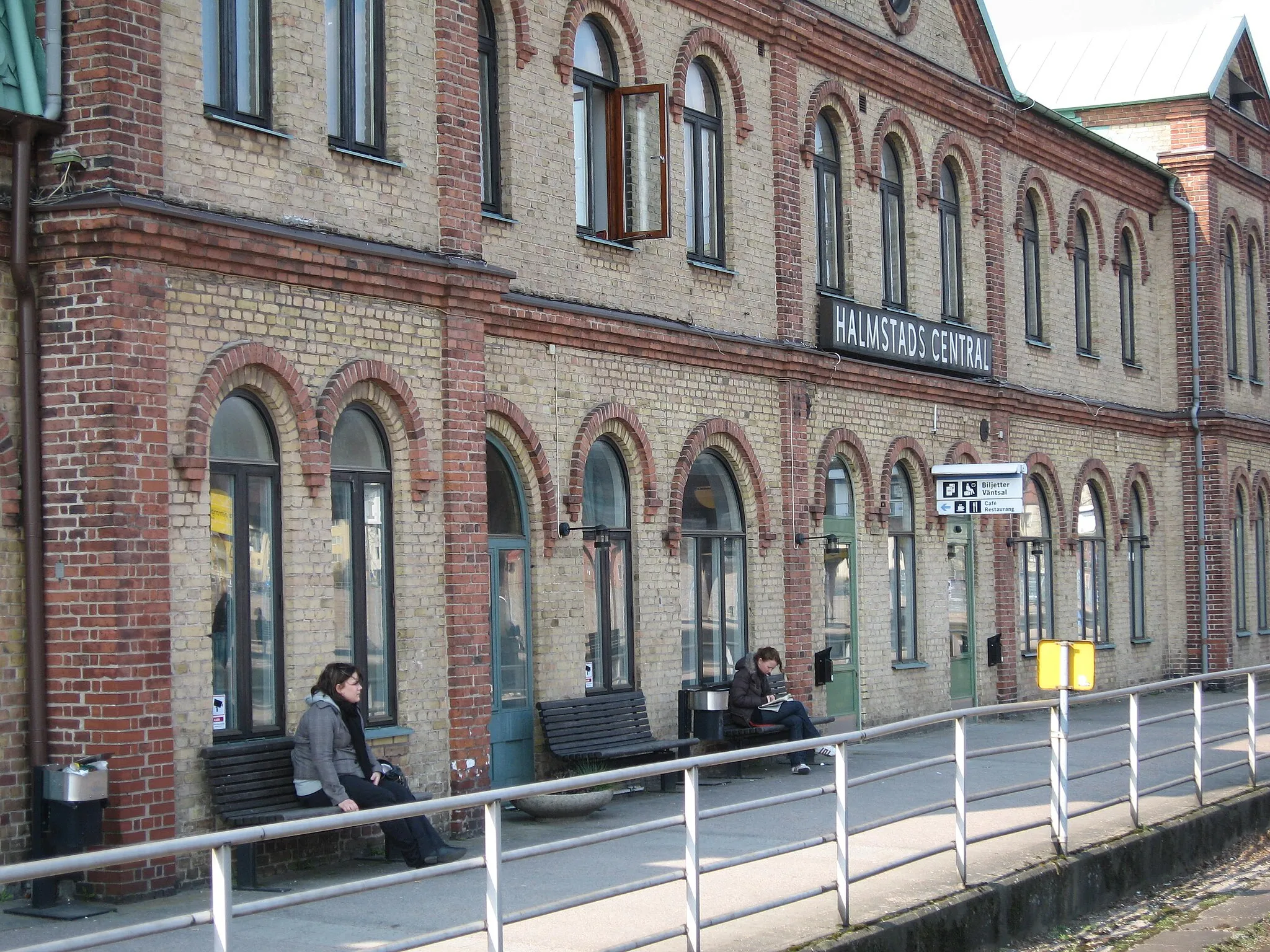 Photo showing: Halmstads centralstation.