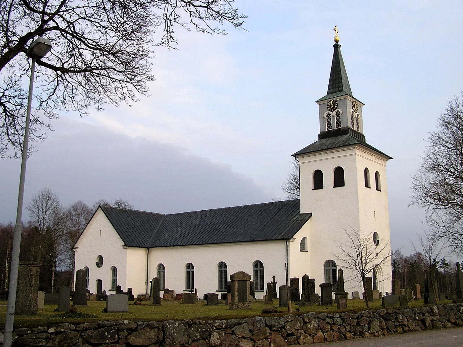 Photo showing: The church in Loshult, Sweden.