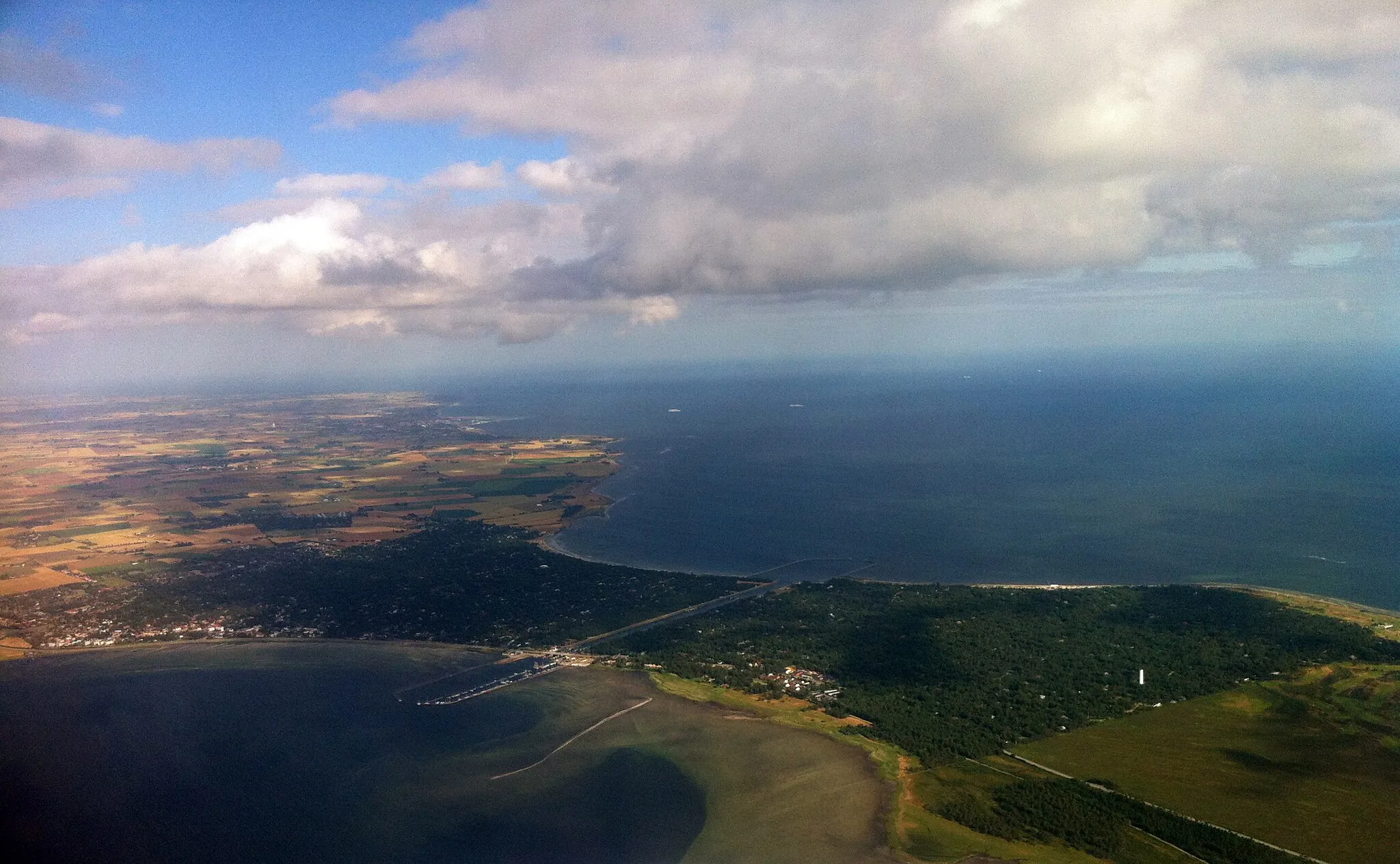 Photo showing: Aerial view of Falsterbo Canal and towns of Ljunghusen and Höllviken.