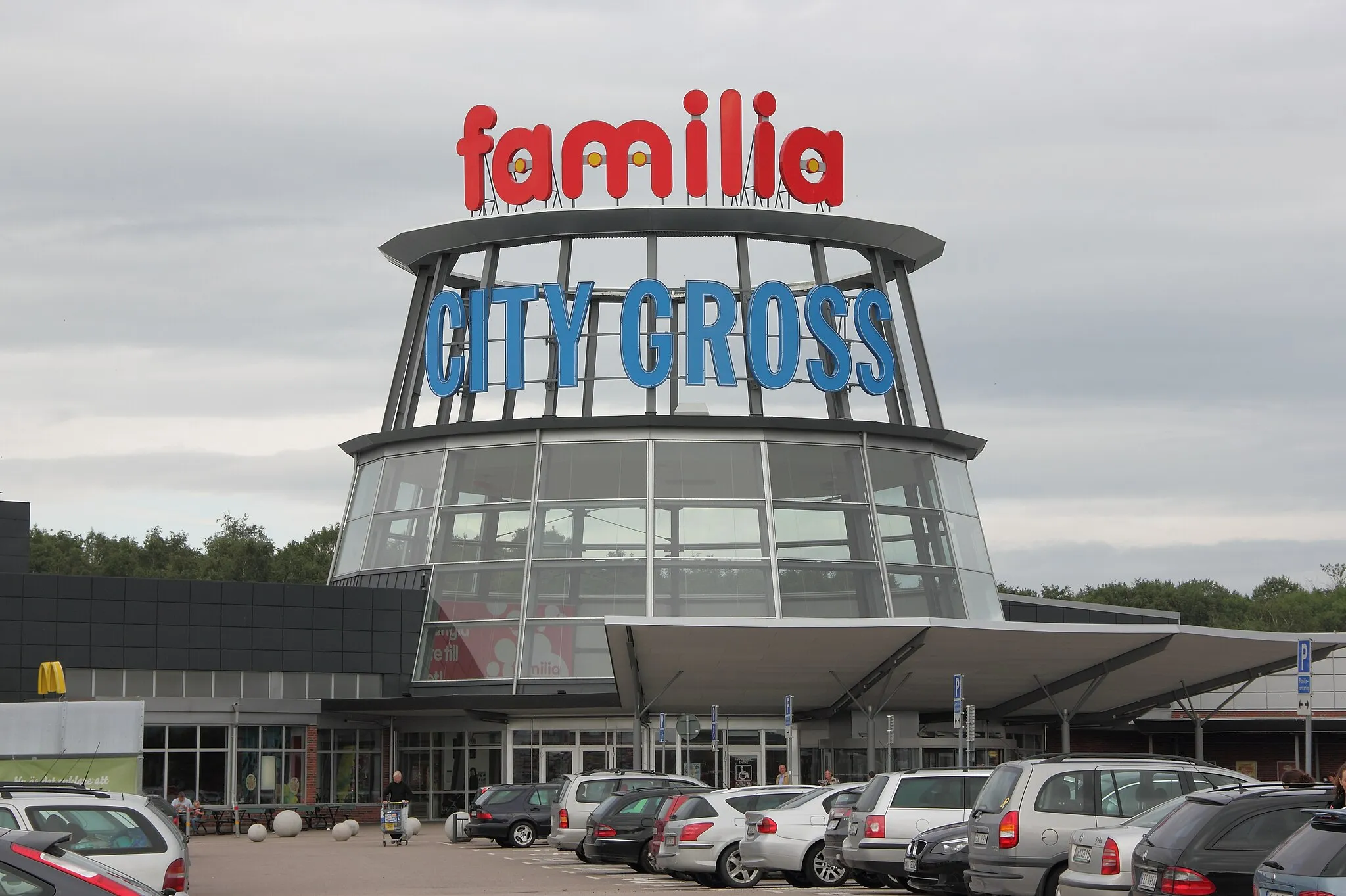 Photo showing: The entrance to Familia/City Gross in Hyllinge, Sweden
