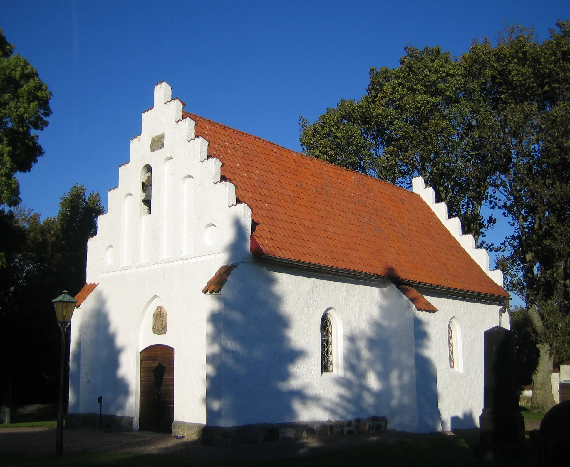 Photo showing: Hyby gamla kyrka, Hyby, Sweden.