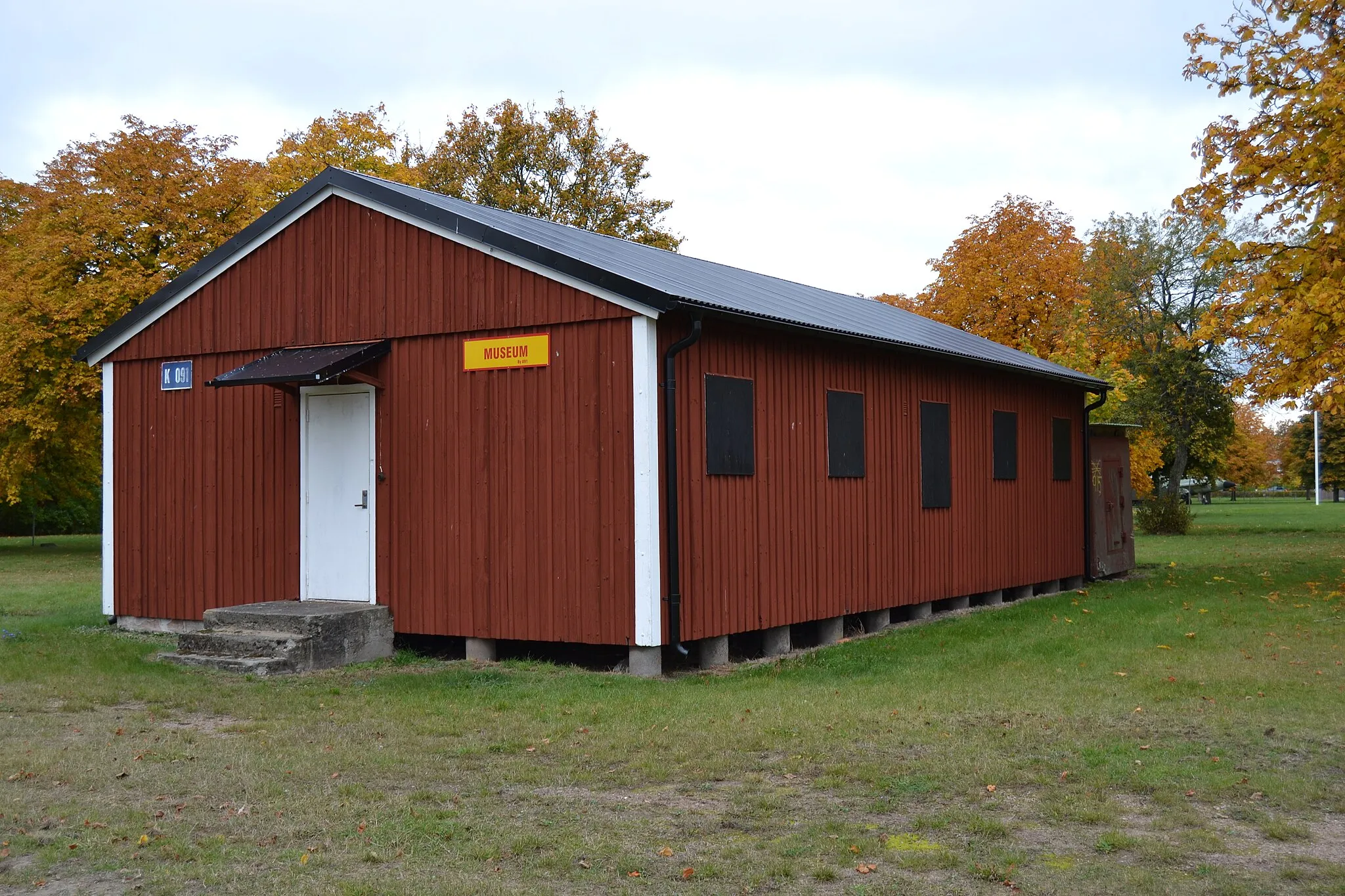 Photo showing: En av få kvarvarande baracker från Baltutlämningstiden.