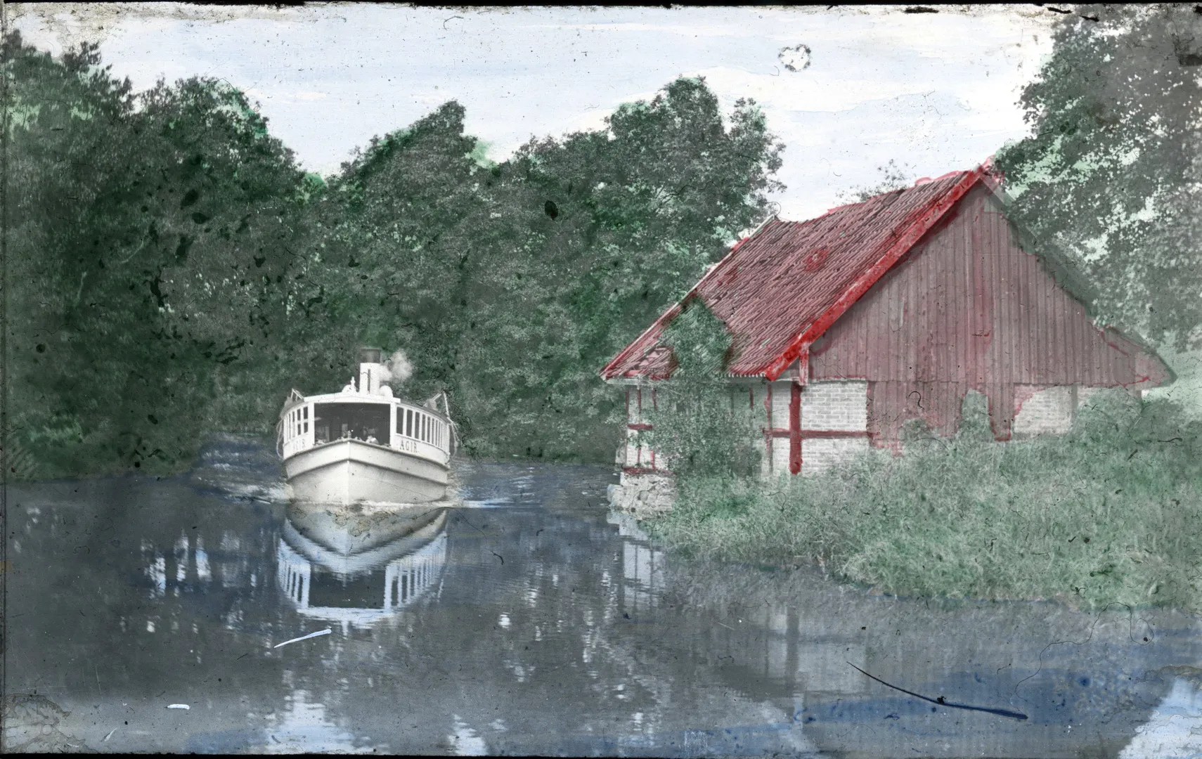 Photo showing: Hand coloured photo of the boat Ägir