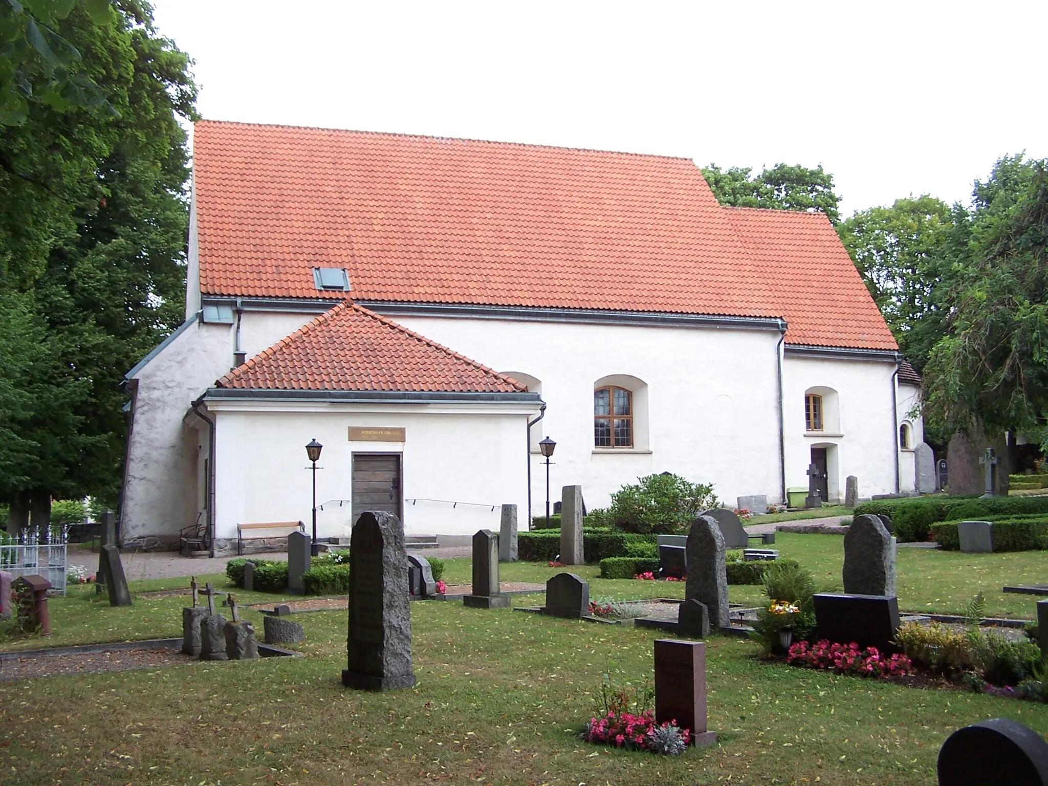 Photo showing: Nättraby church (from southwest)