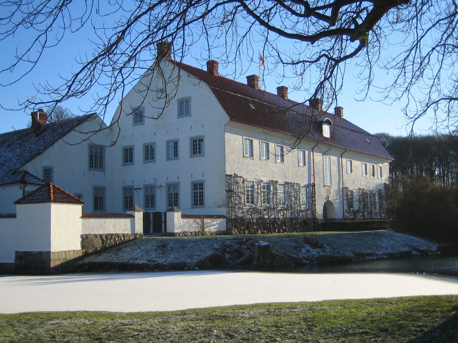 Photo showing: Skabersjö castle, Scania, Sweden.