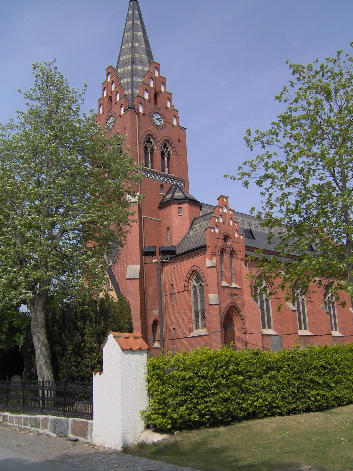 Photo showing: Tygelsjö church

Source: taken by user may 22nd 2005