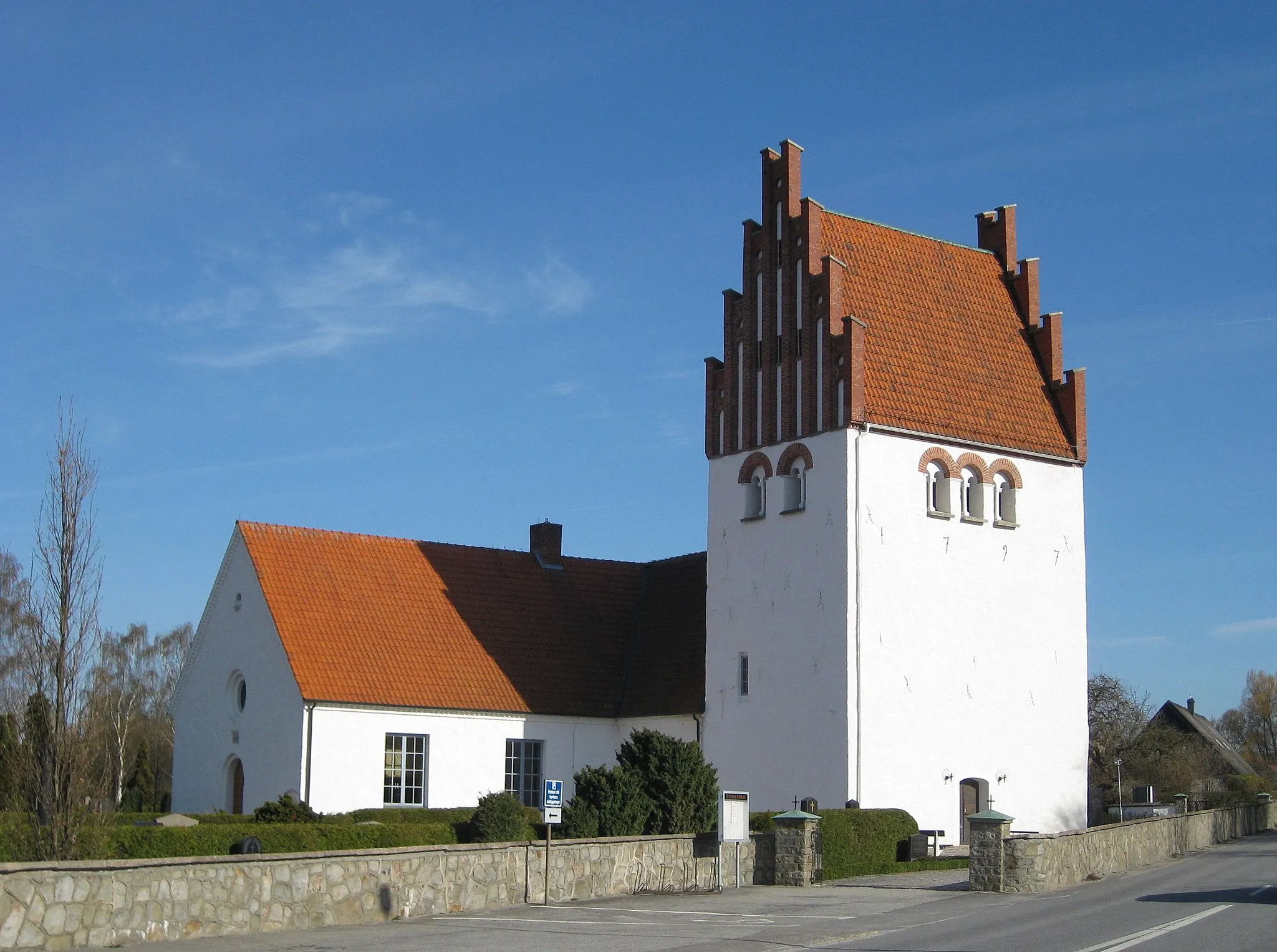 Photo showing: Södra Sandby church in Skåne, Sweden