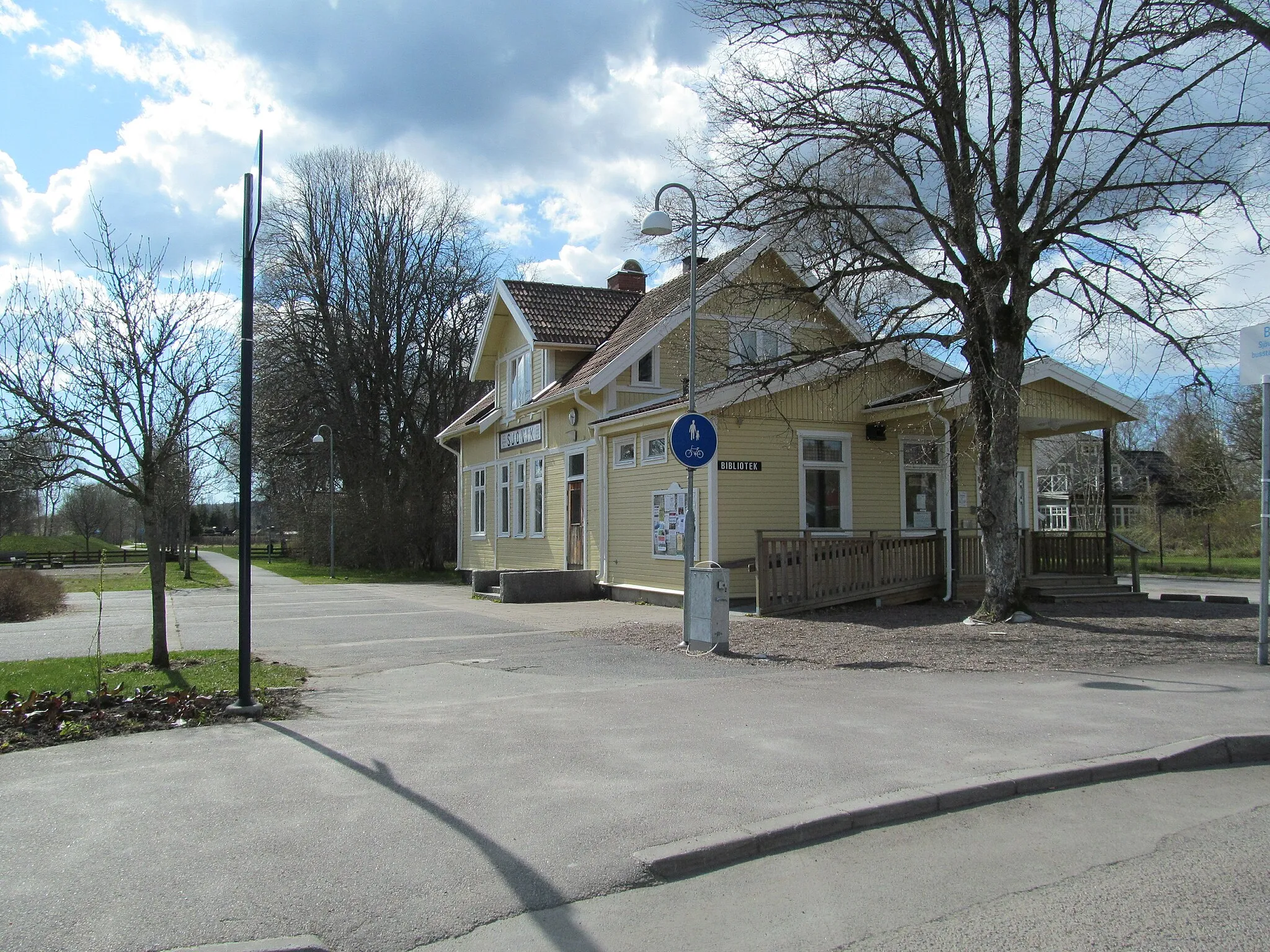 Photo showing: Sjövik library, previously Sjövik train station