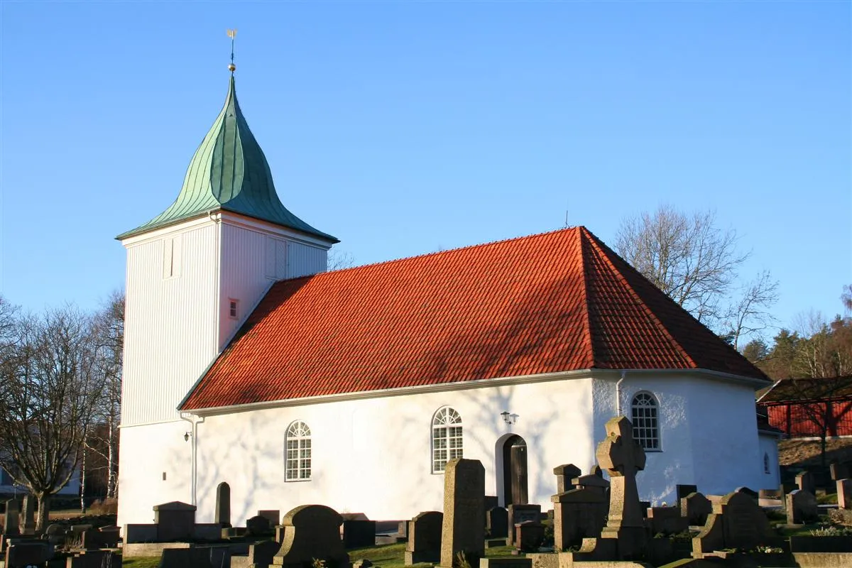 Photo showing: Hålta Church
