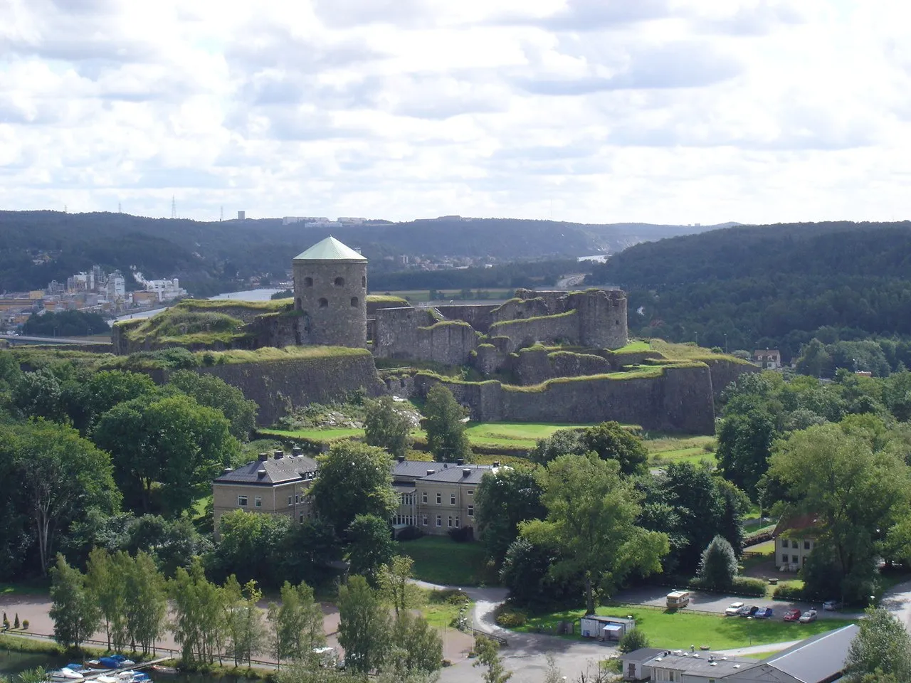 Photo showing: le fort de Bohus (Bohus fästning) à Kungälv en Suède, vu depuis les hauteurs du vieux Kungälv, au mois d'août 2005.