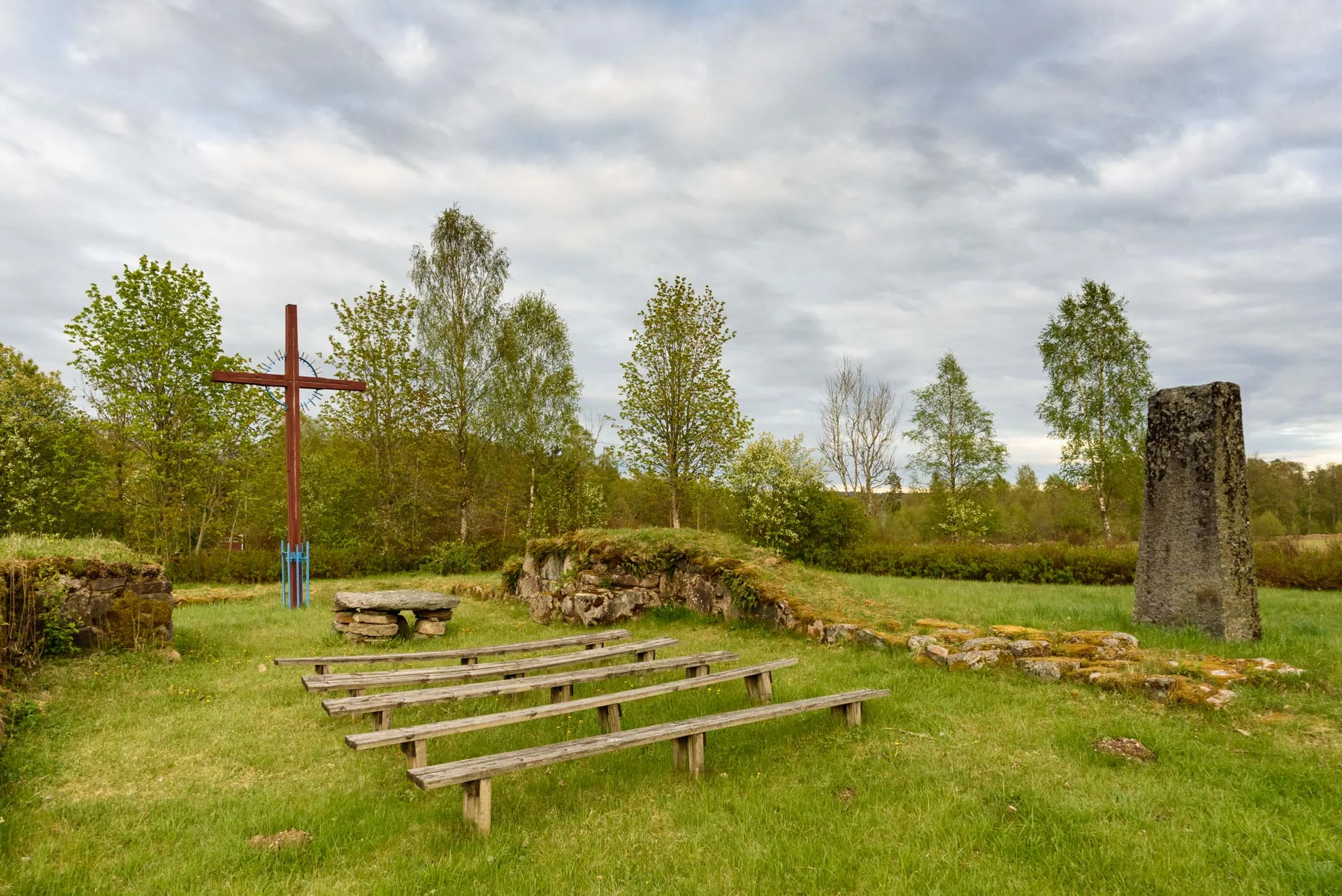 Photo showing: The ruin from the old church in Tvärredslund