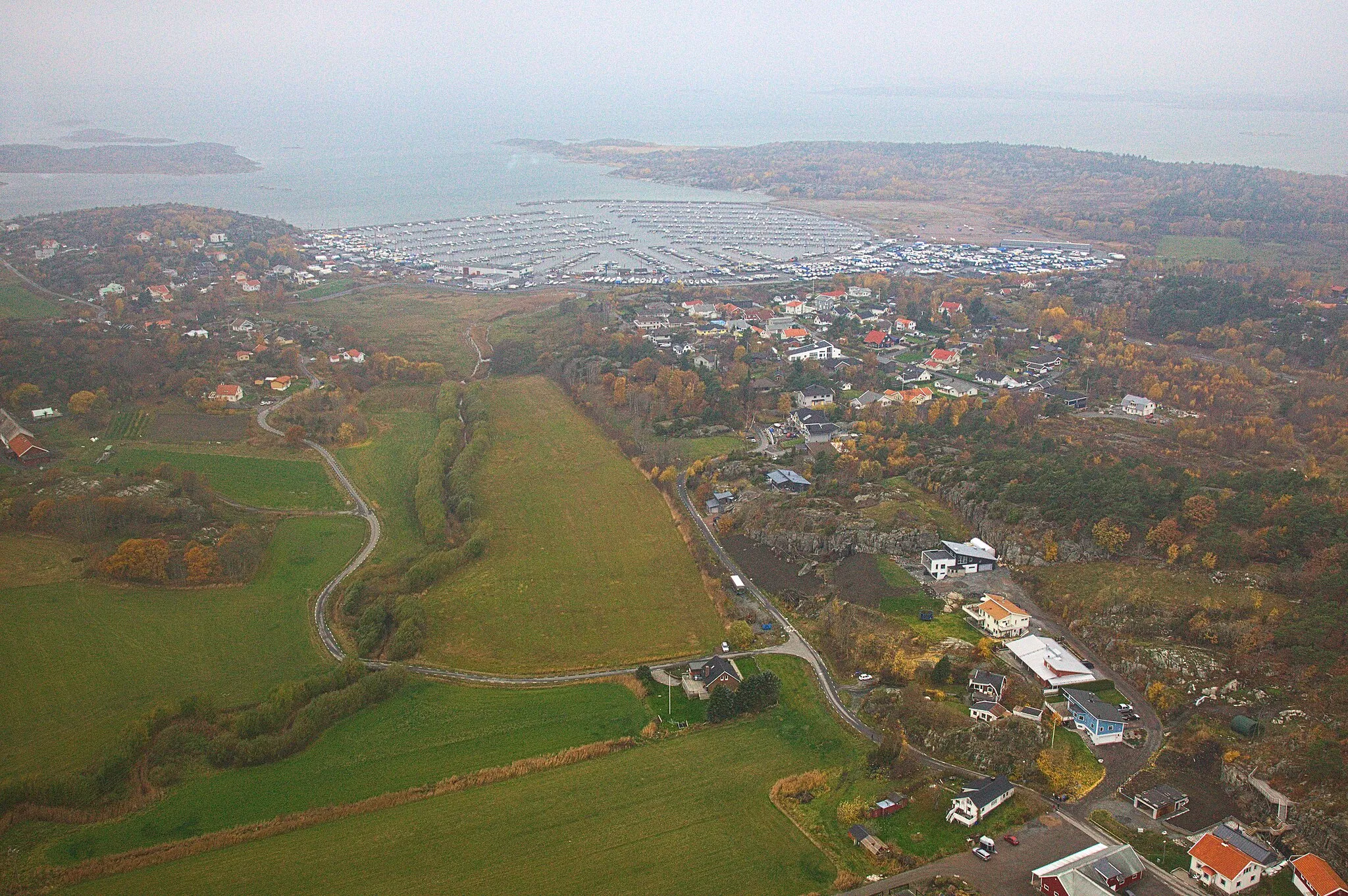 Photo showing: Photo taken on at helicopter over Gothenburg

This aerial photograph has been approved for publishing by the Swedish Armed Forces with the ID: 10830:80662
This tag does not indicate the copyright status of the attached work. A normal copyright tag is still required. See Commons:Licensing.