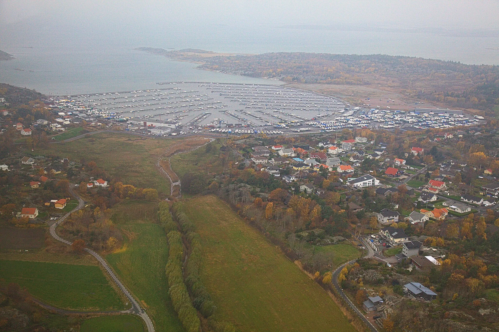 Photo showing: Photo taken on at helicopter over Gothenburg

This aerial photograph has been approved for publishing by the Swedish Armed Forces with the ID: 10830:80662
This tag does not indicate the copyright status of the attached work. A normal copyright tag is still required. See Commons:Licensing.