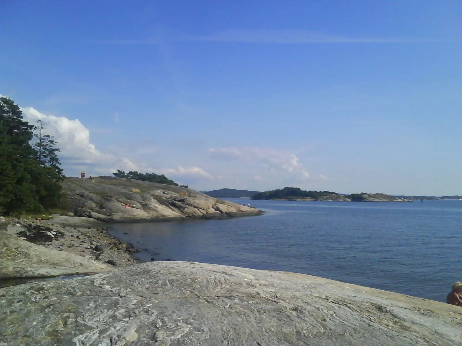 Photo showing: Havsutsikt (Hakefjorden) från Stenungsön, väster om Stenungsund.