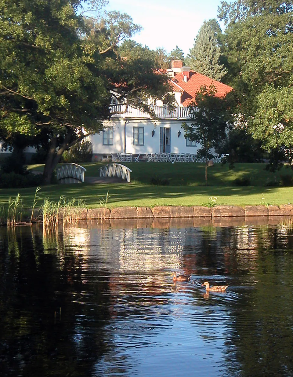 Photo showing: The Hjälmared Mansion, nowadays housing dining hall and some student accomodation at Hjälmared en:folk high school.