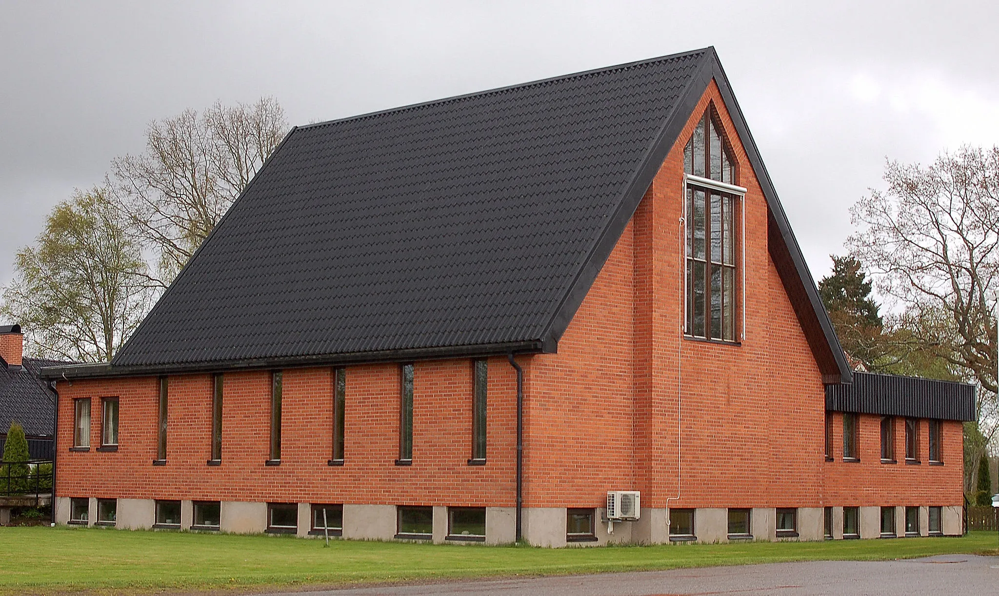 Photo showing: Brokyrkan Åtorp tillhör Equmeniakyrkan.