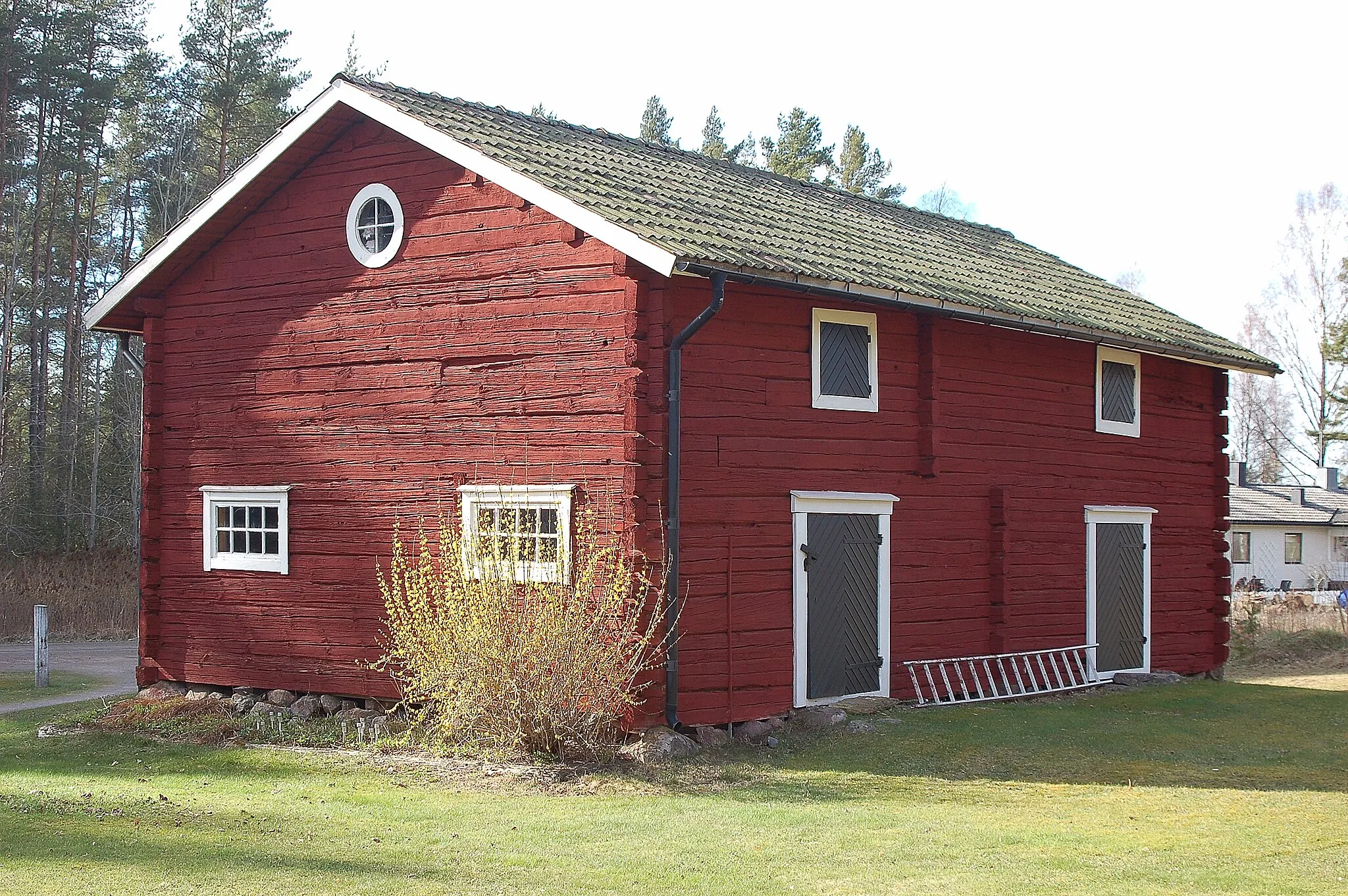 Photo showing: Äldre magasinbyggnad vid Nysunds hembygdsgård i Åtorp.