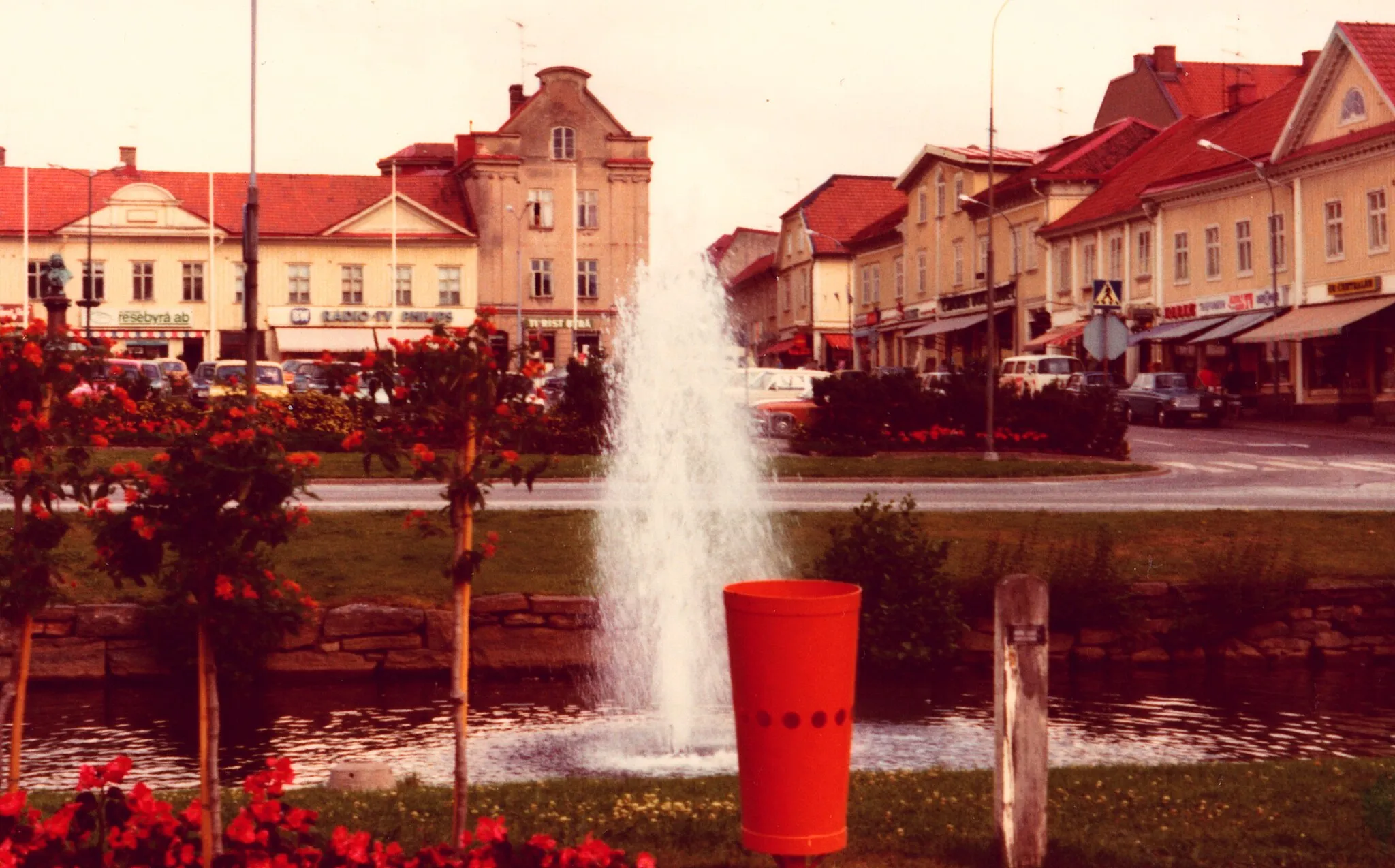 Photo showing: Gamla torget, Alingsås, ca 1974