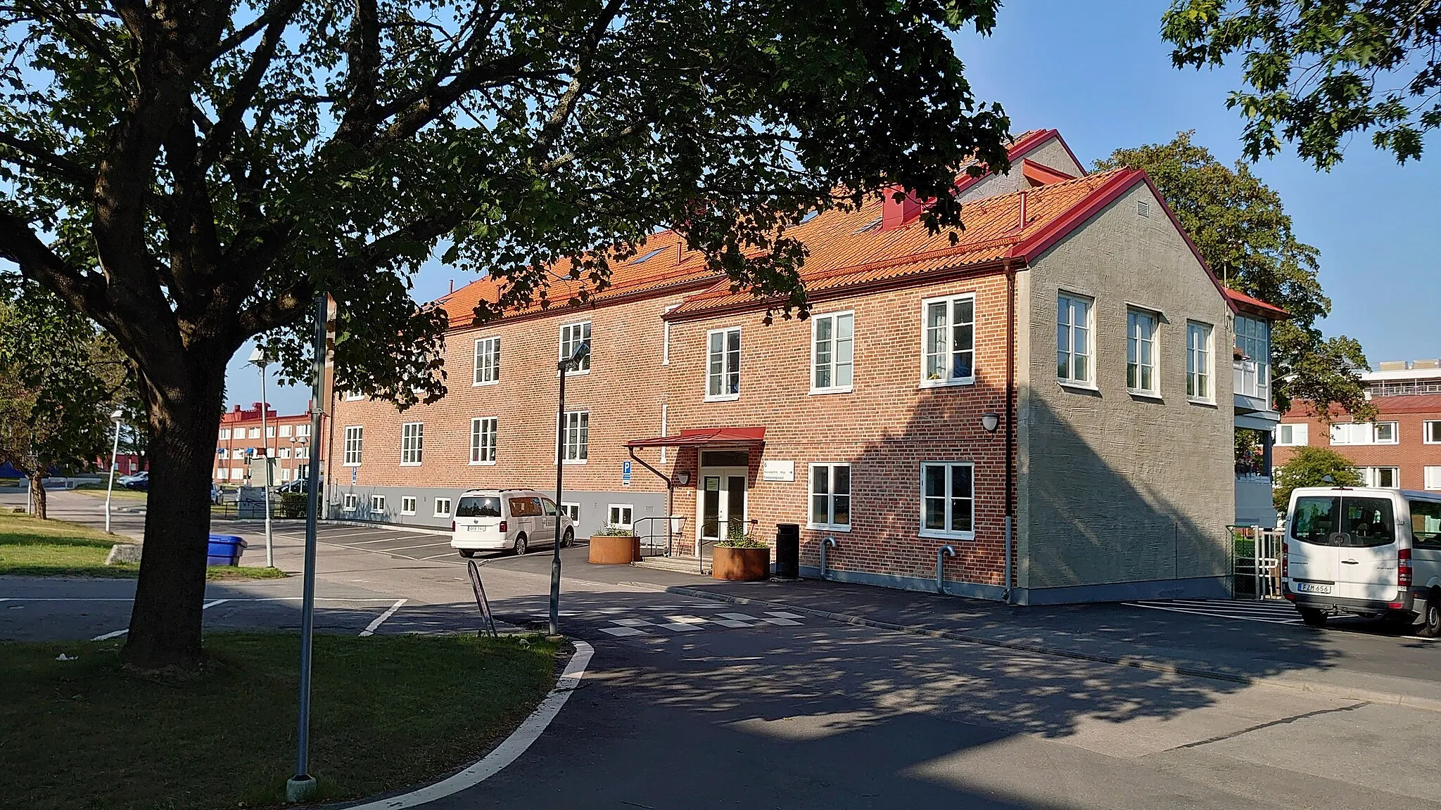 Photo showing: Lilla Kapplandsgatan 20. Före detta kompanikasern vid Göteborgs luftvärnskår, sedan 1964 sjukhusbyggnader tillhörande Högsbo sjukhus.