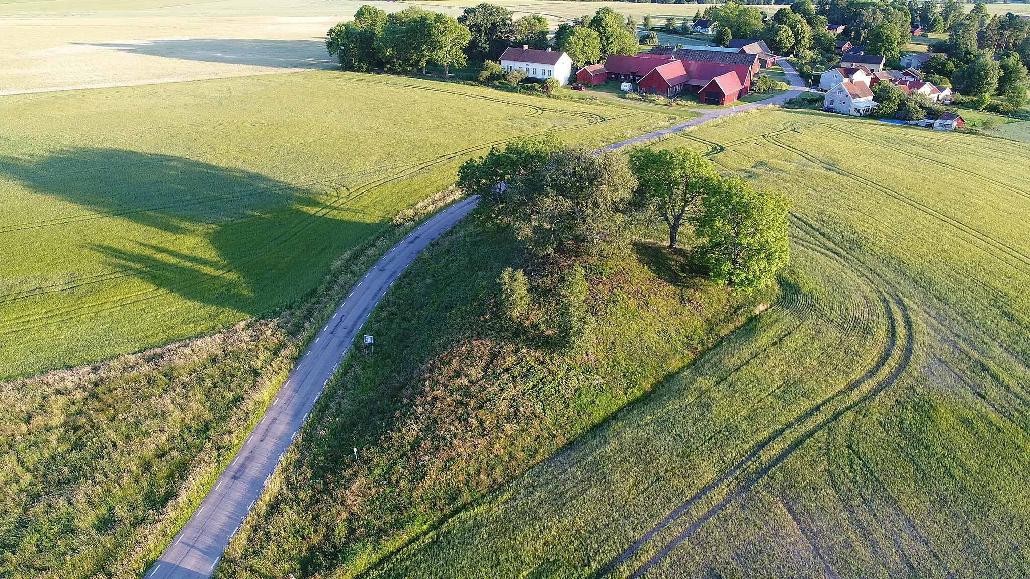 Photo showing: Lagman Lumbers hög strax nordost om Norra Vånga