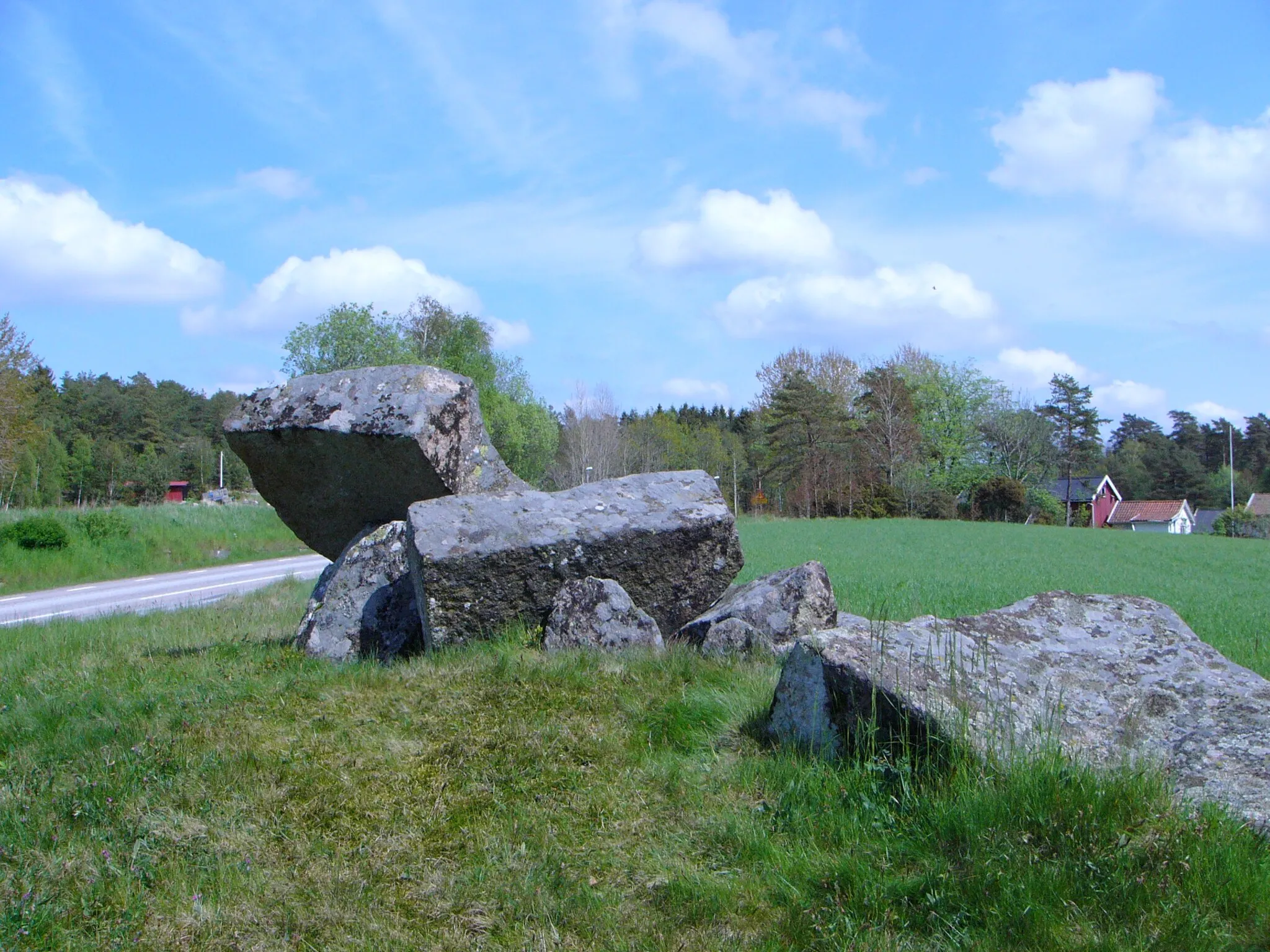 Photo showing: "Ludesten", gånggrift vid Säm, Tanums kommun