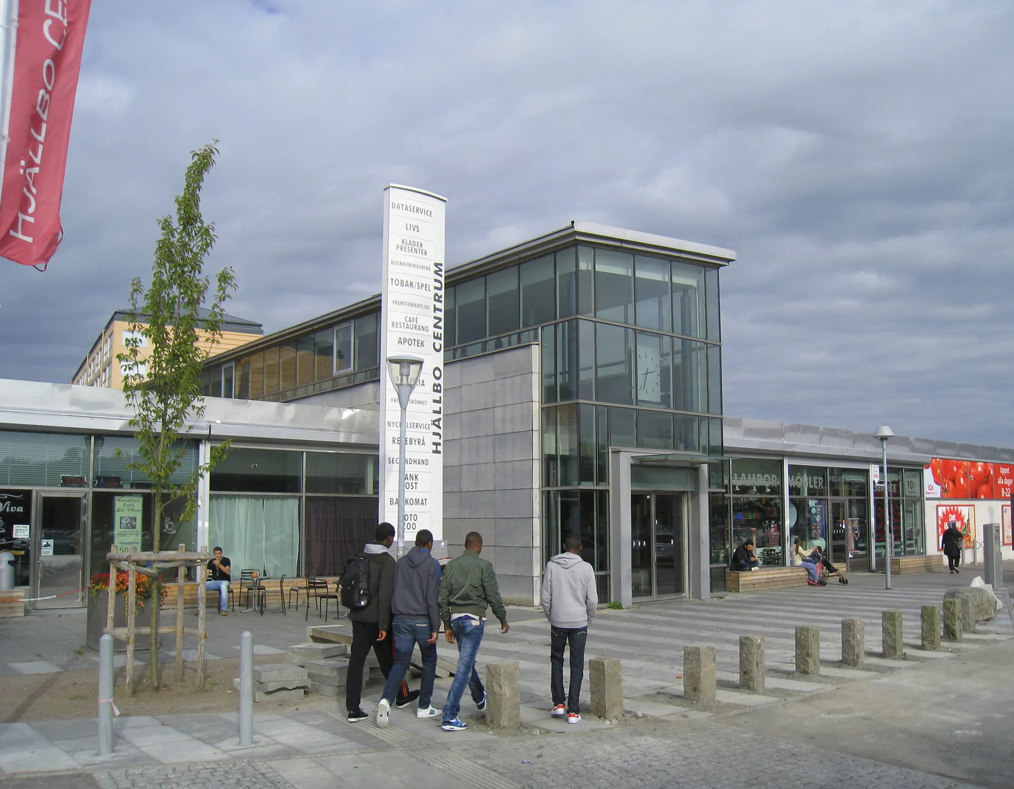 Photo showing: Hjällbo Centrum. Shopping mall. Göteborg