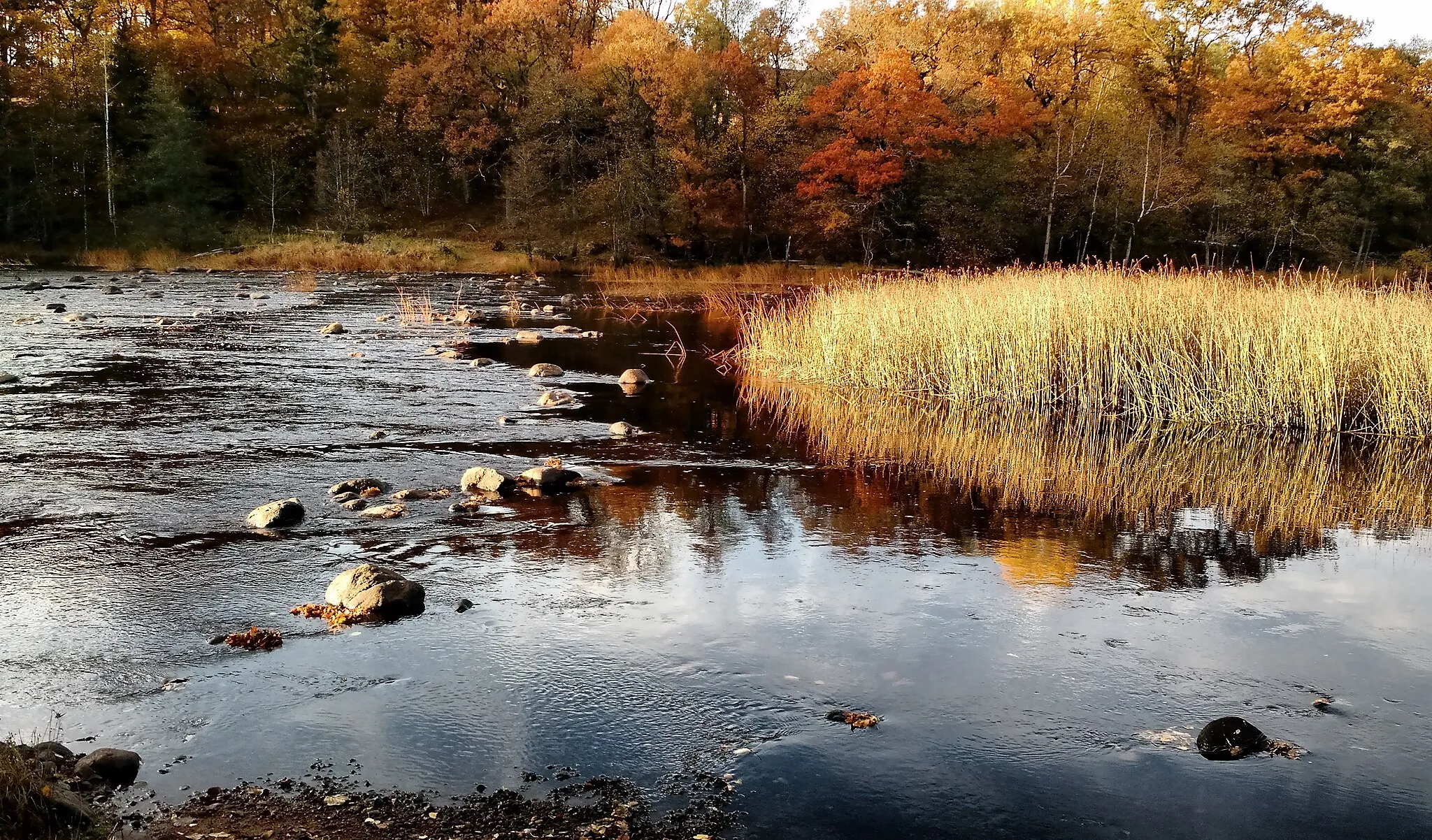 Photo showing: The river Nissan west of Sennan.