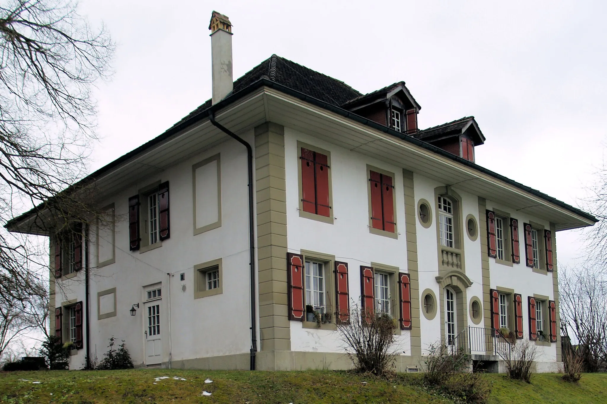 Photo showing: Pfarrhaus der Kirchegemeinde Grafenried-Fraubrunnen