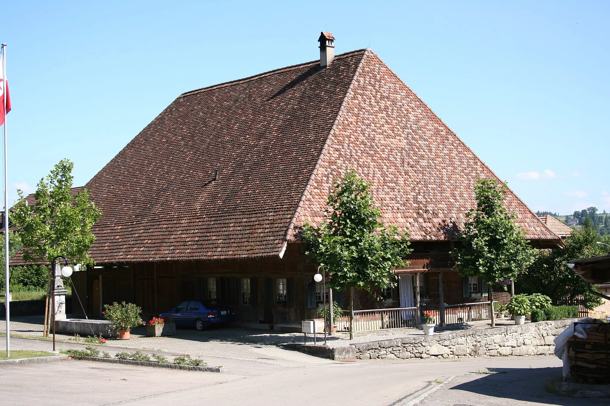 Photo showing: Bauernhaus in Dotzigen, Schweiz