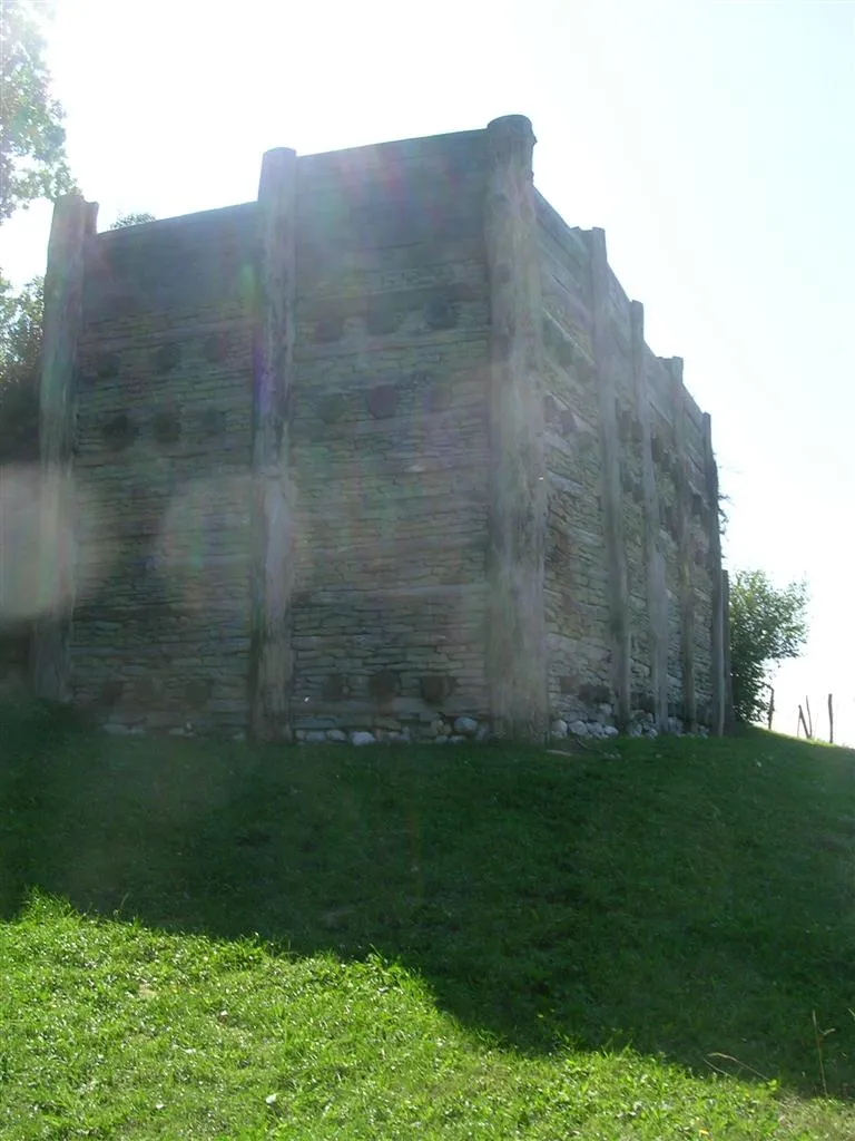 Photo showing: Fortification Helvète du Mont Vully, FR, Switzerland