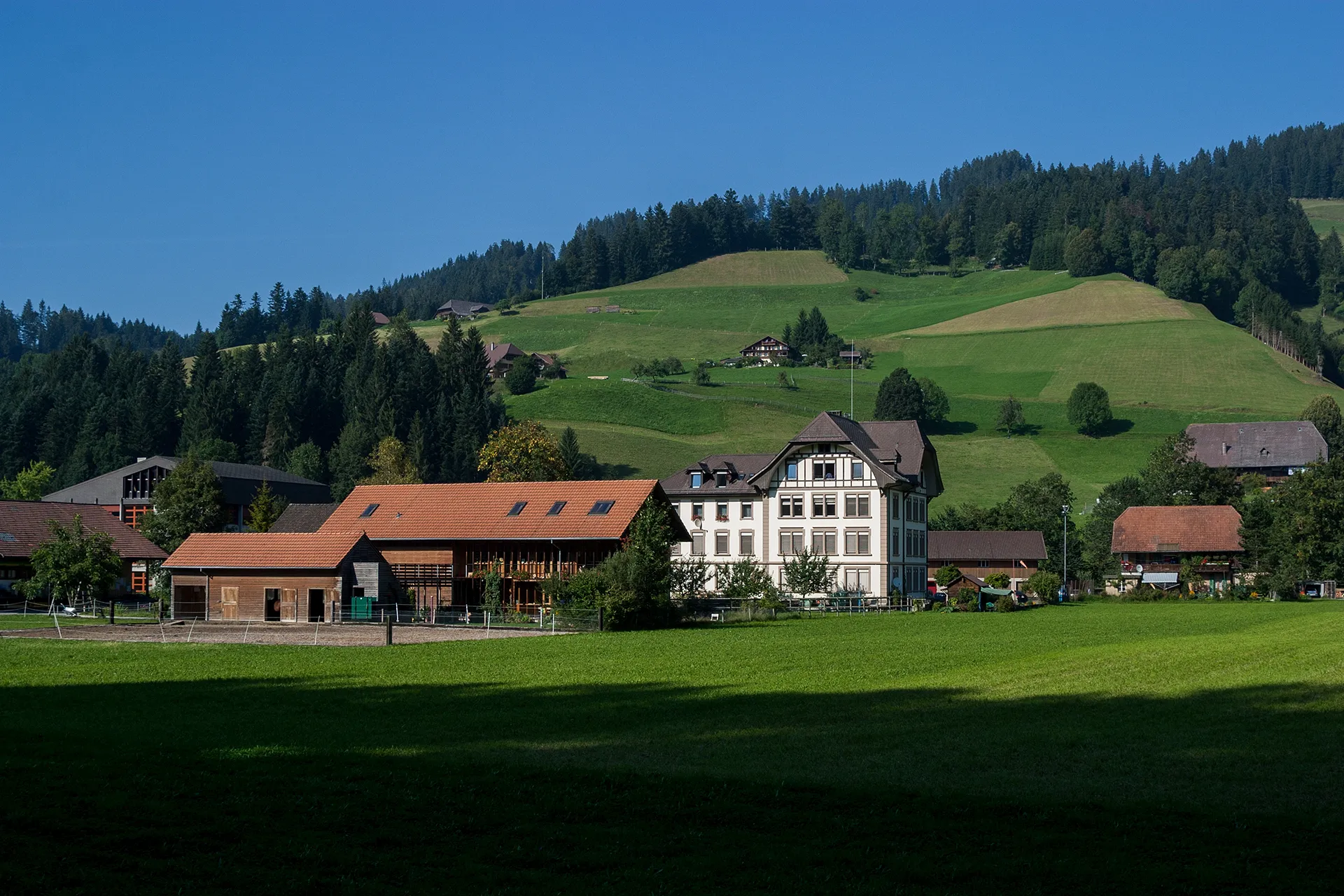 Photo showing: Altes Schulhaus (Gemeindeverwaltung) in Eggiwil (BE)