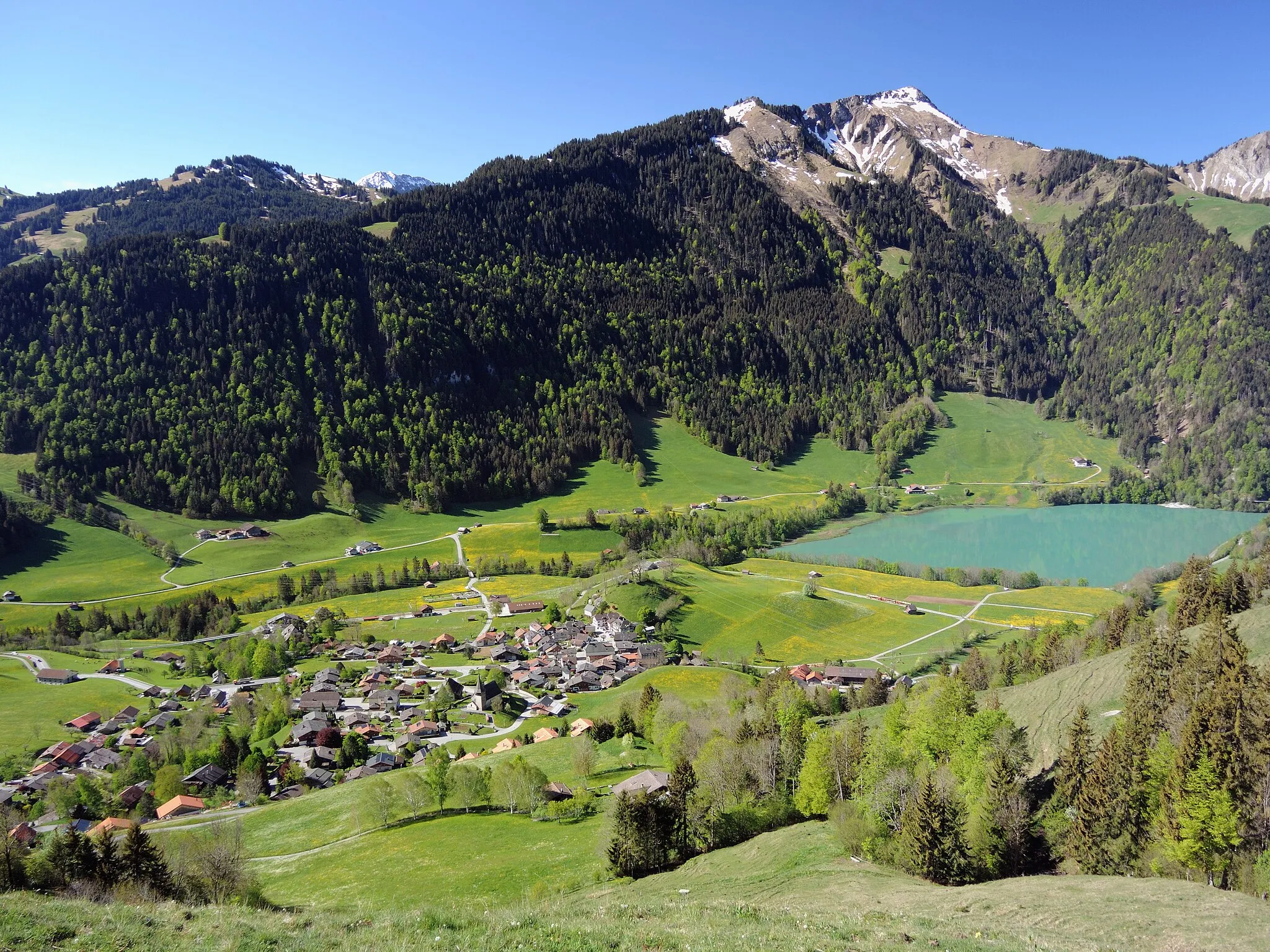 Photo showing: Rossinière from Clou des Mis