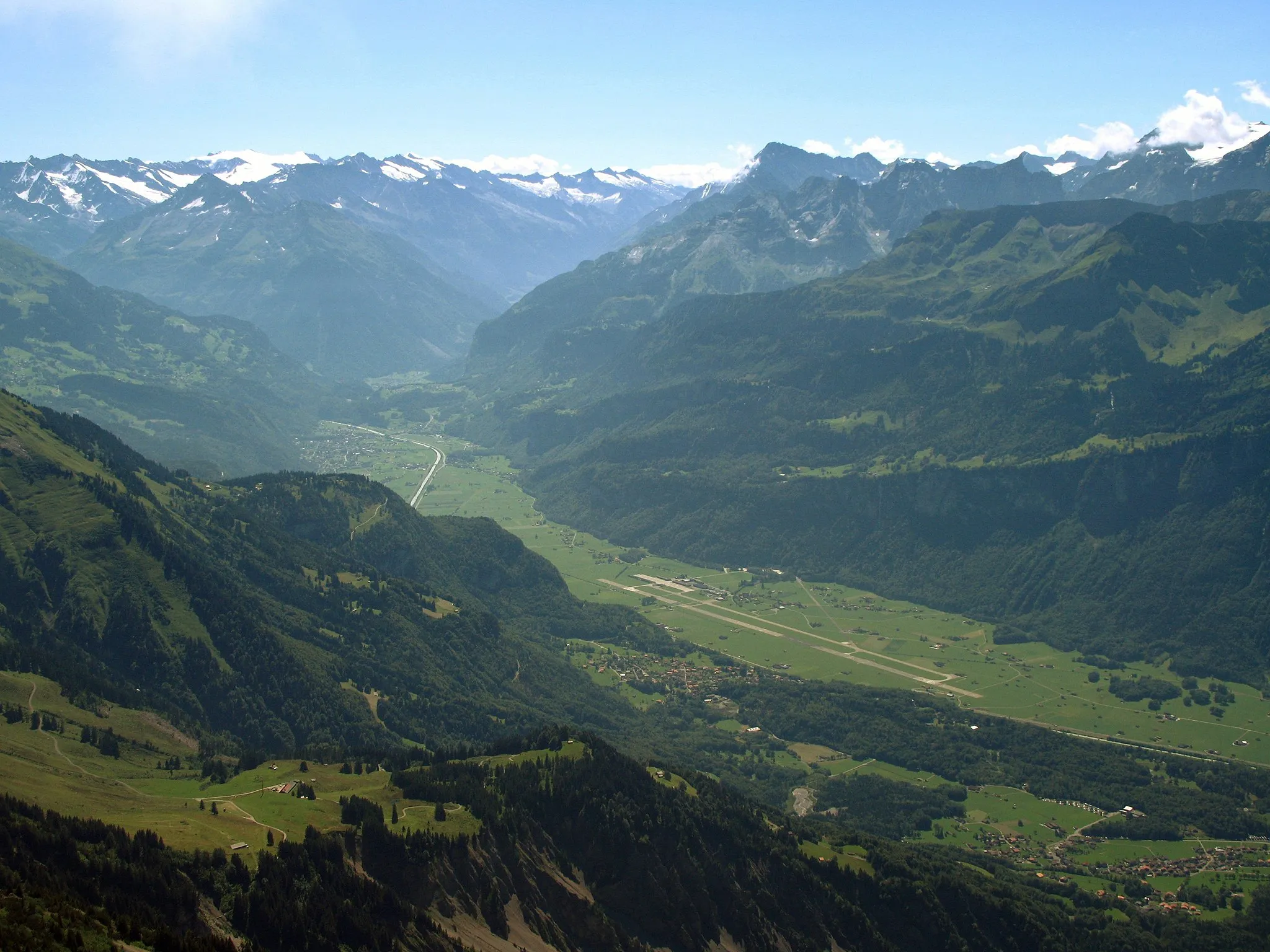 Photo showing: Meiringen and the Swiss Air Force base viewed from the Rothorn, Brienz, Switzerland