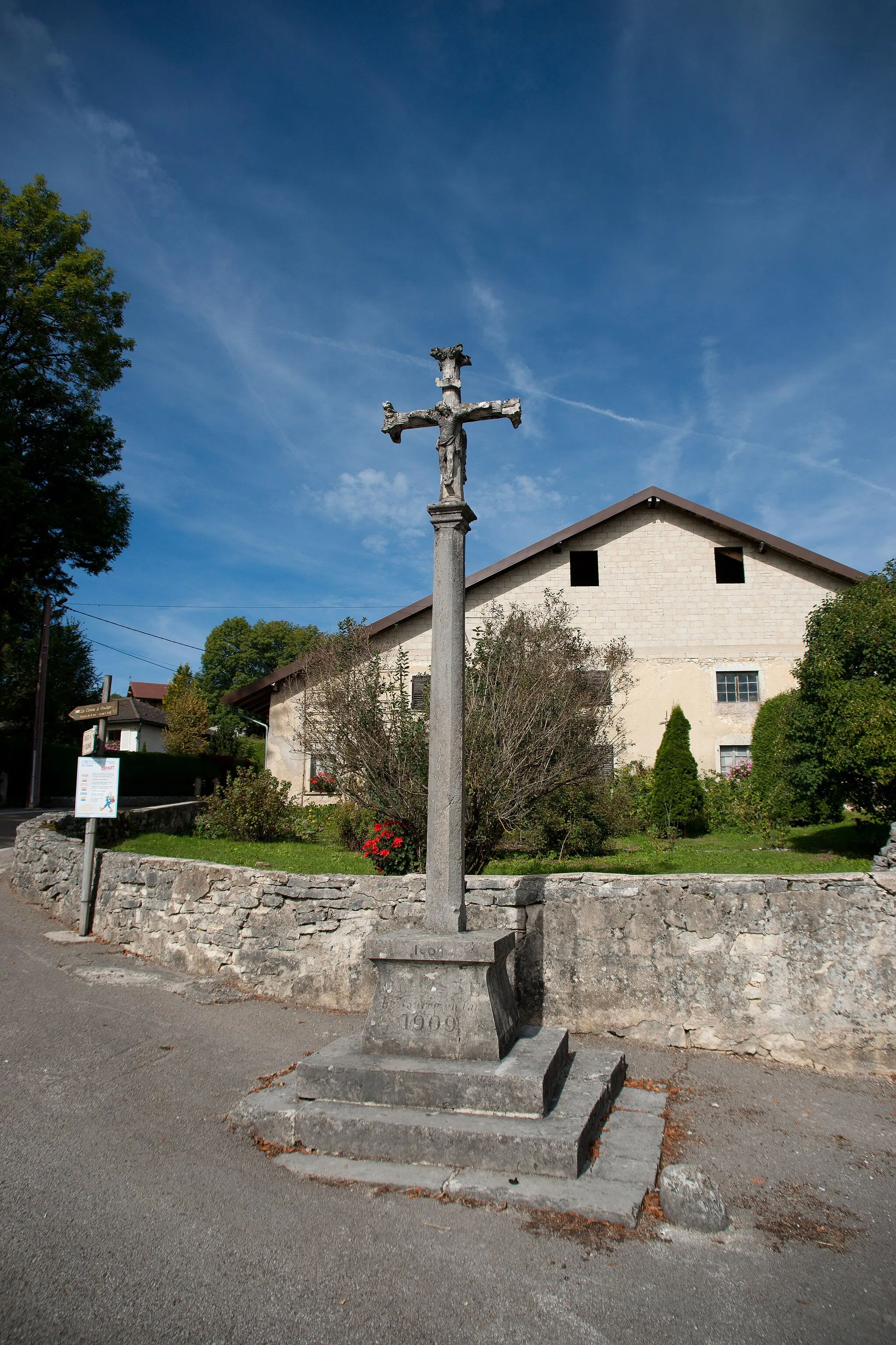 Photo showing: This building is indexed in the base Mérimée, a database of architectural heritage maintained by the French Ministry of Culture, under the reference PA00101773 .