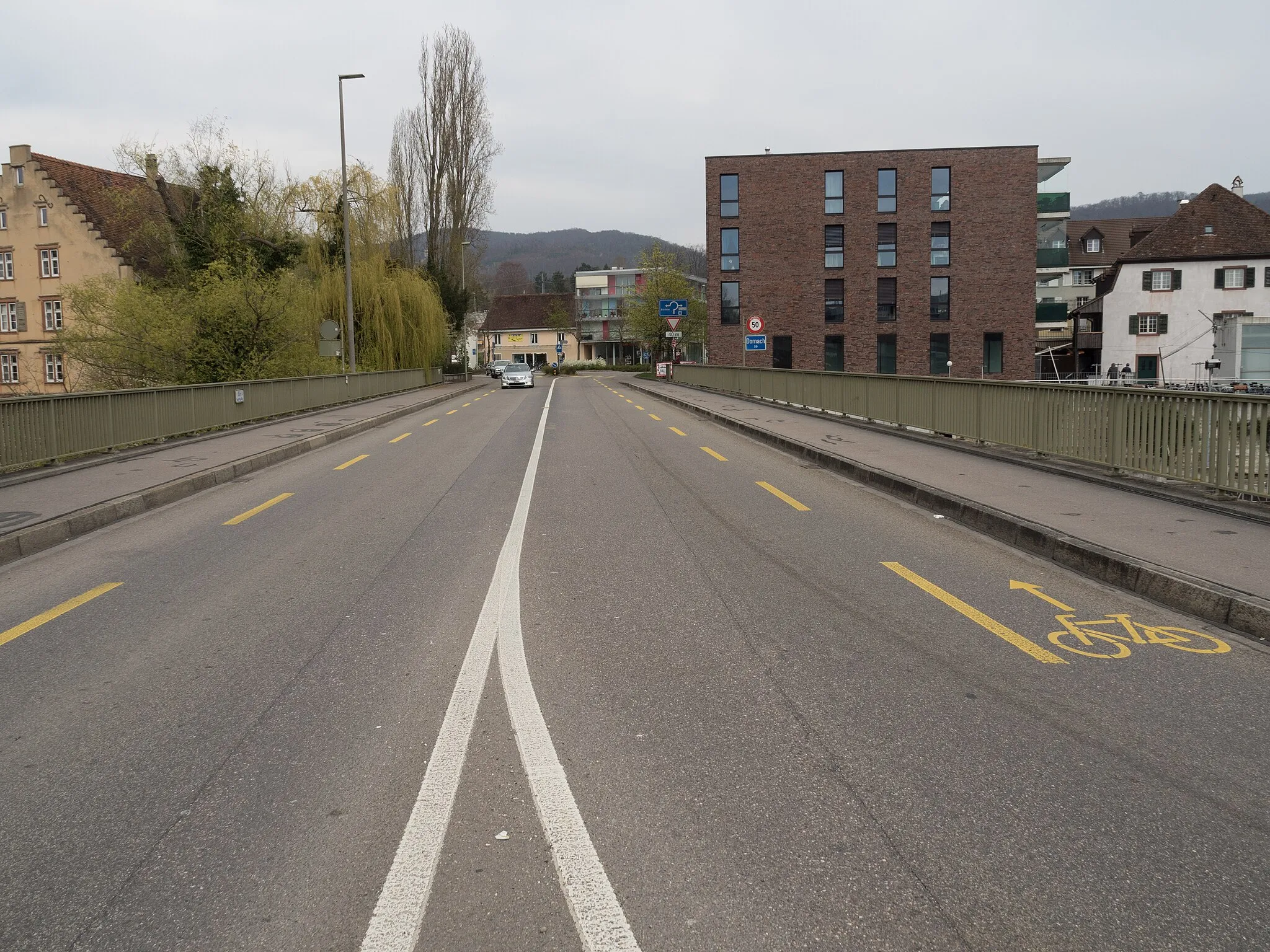 Photo showing: Bruggstrasse Road Bridge over the Birs River, Dornach Solothurn – Reinach Basel-Landschaft, Switzerland