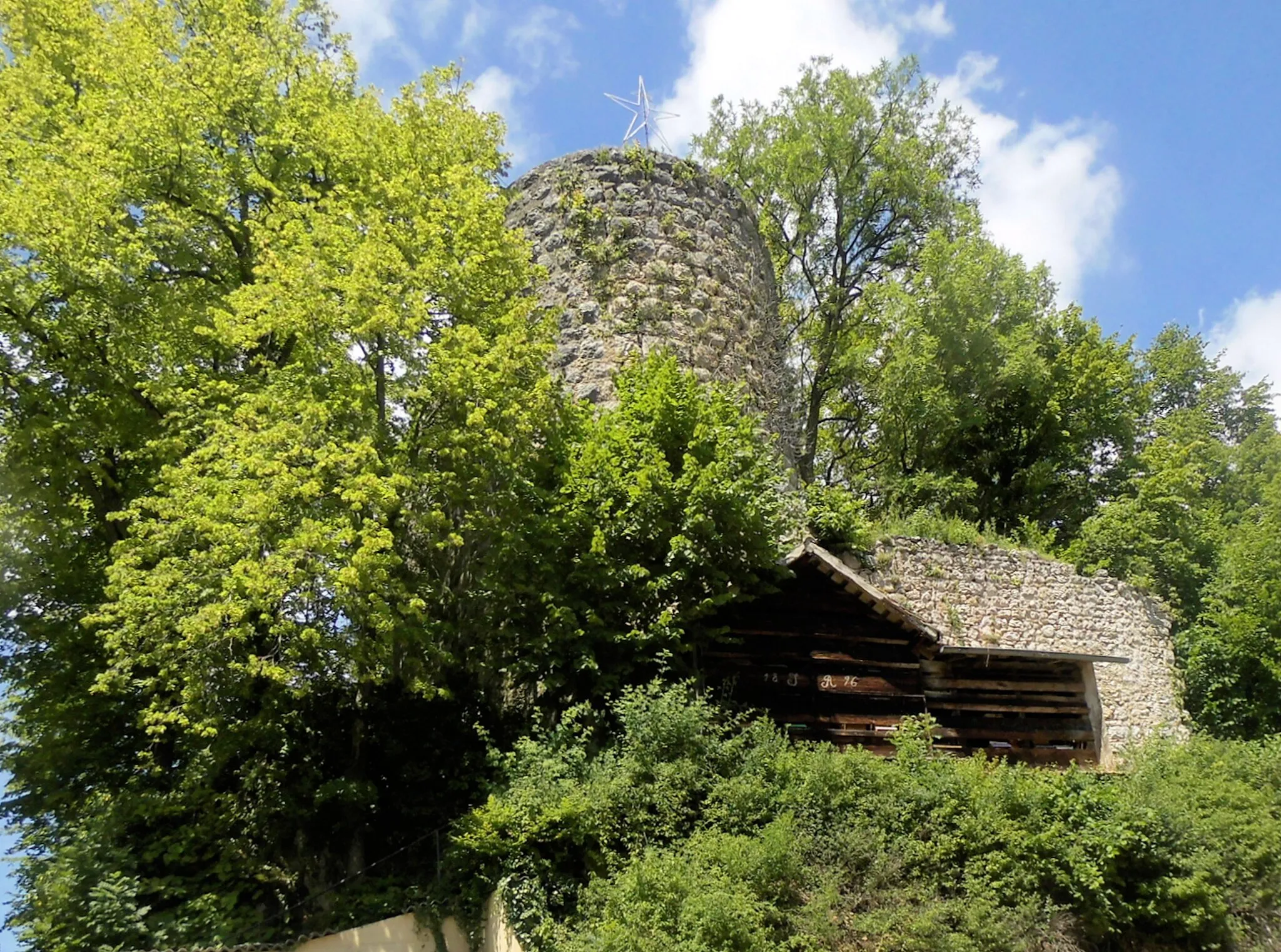 Photo showing: Les vestiges du château de Liebenstein à Liebsdorf