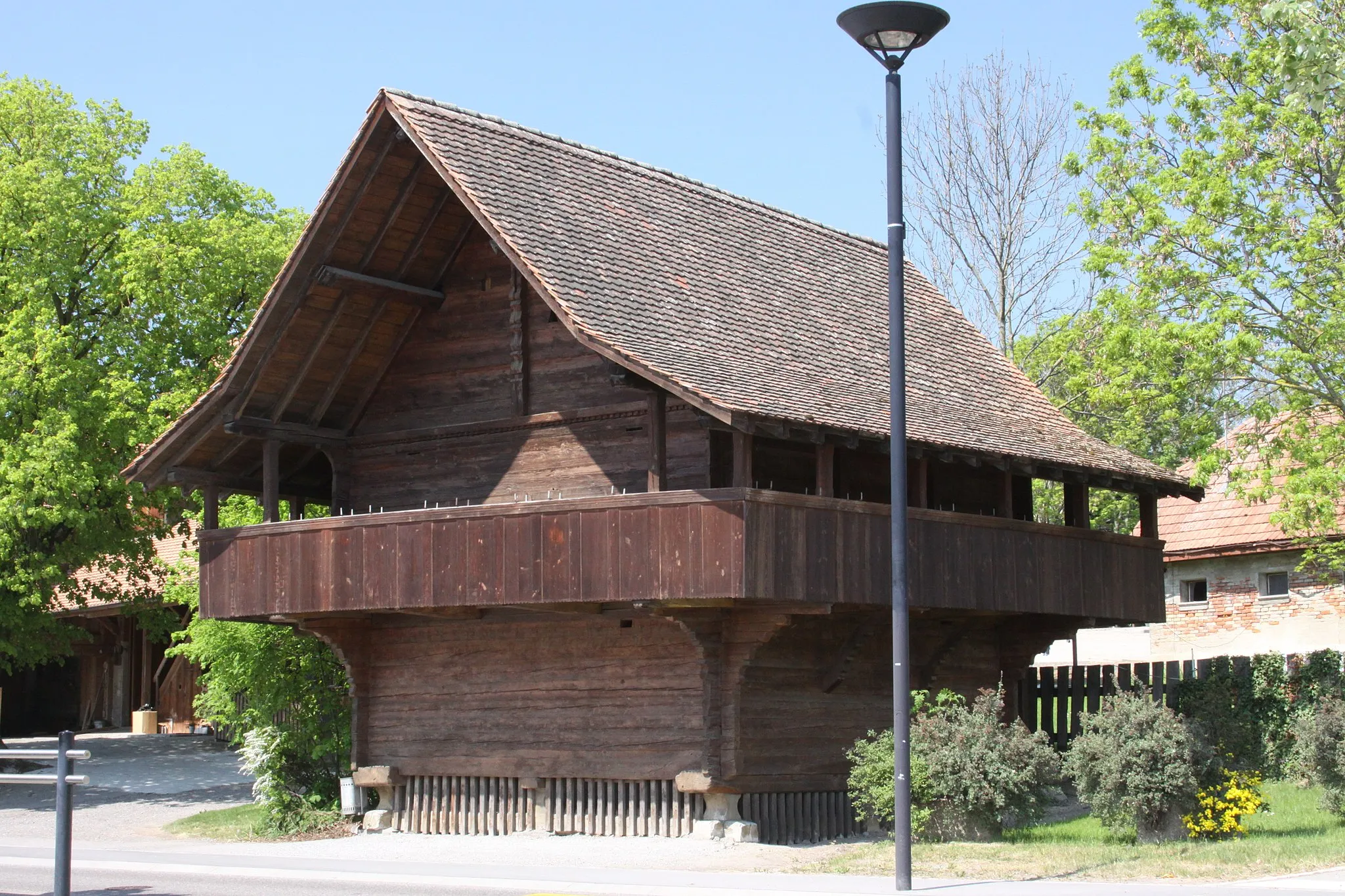 Photo showing: Granary of the Schaller Farm, Route du Centre 4a, Corminboeuf