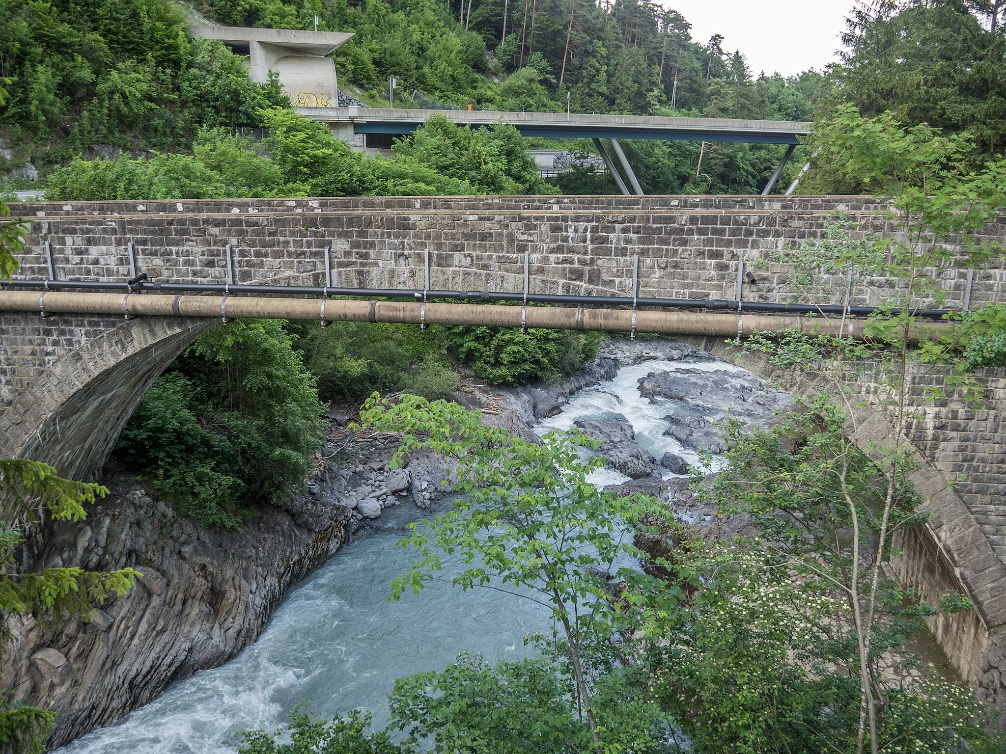 Photo showing: Road Bridge over the Simme River, Wimmis, Canton of Bern, Switzerland