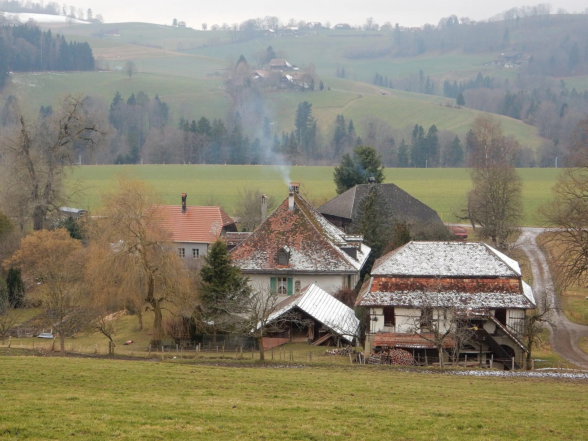 Photo showing: Der Landsitz Riedburg bei Mittelhäusern, Gemeinde Köniz (Schweiz). Kulturgüterschutznr. 991