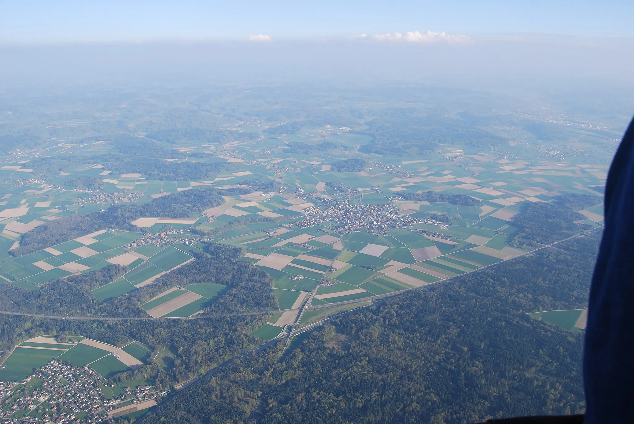 Photo showing: Koppigen, canton of Bern, Switzerland; at left Recherswil, canton of Solothurn