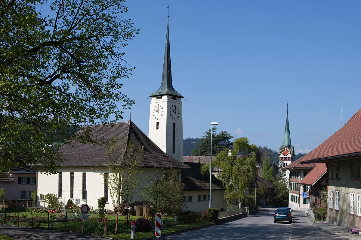 Photo showing: Haldenstrasse in Langnau im Emmental mit der katholischen und reformierten Kirche
