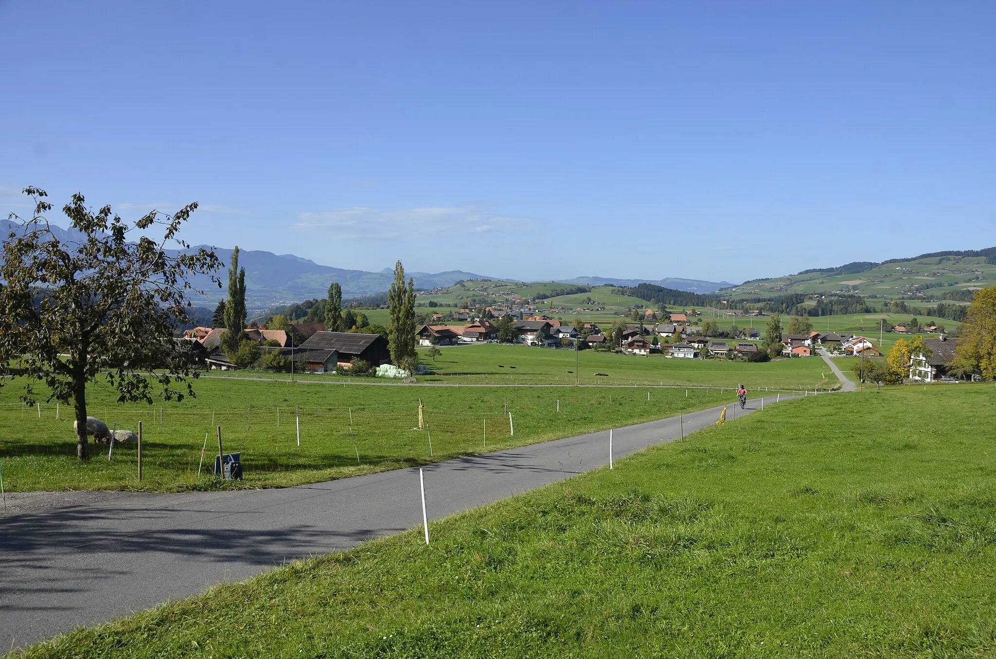 Photo showing: Kanton Bern (Schweiz): Gemeinde Unterlangenegg, von Schwarzenegg aus westwärts gesehen