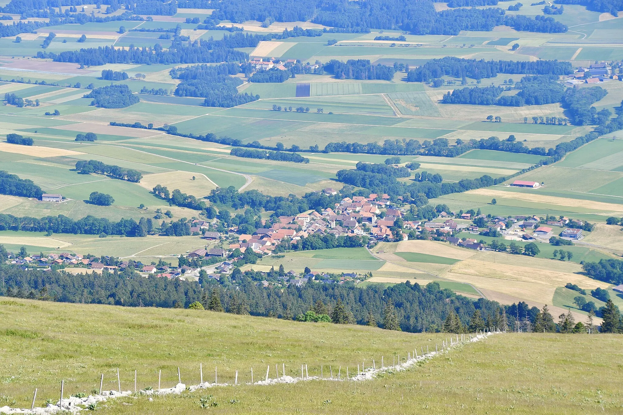 Photo showing: Nods (BE) vue depuis le Chasseral.